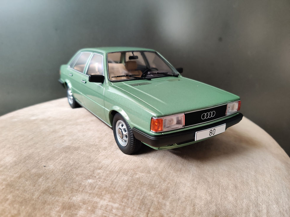 Miniature : Audi 80 (B2) MCG 1:18e.