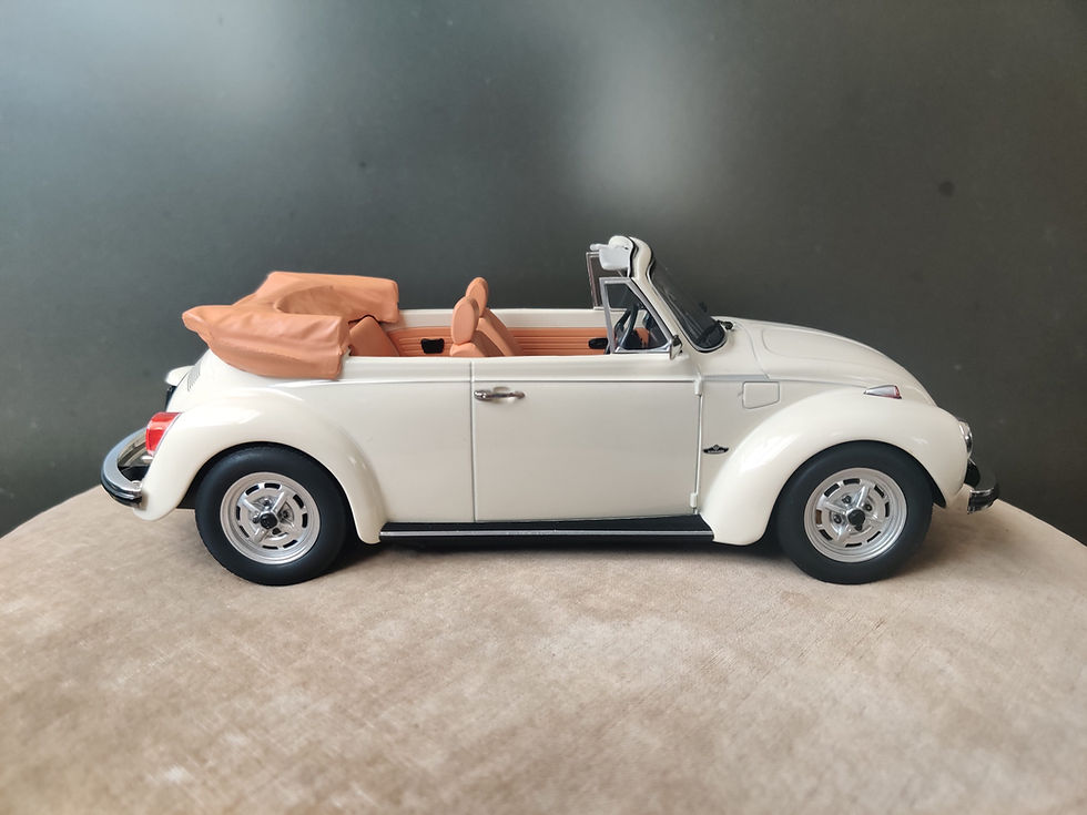 Miniature : Volkswagen 1303 cabriolet 1972 Norev 1/18e