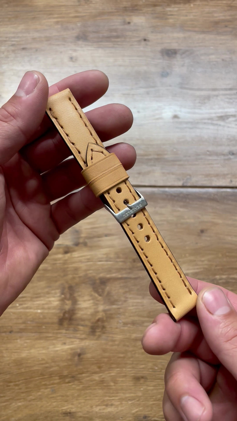 Miniatura: Cinturino in vera pelle per orologio
