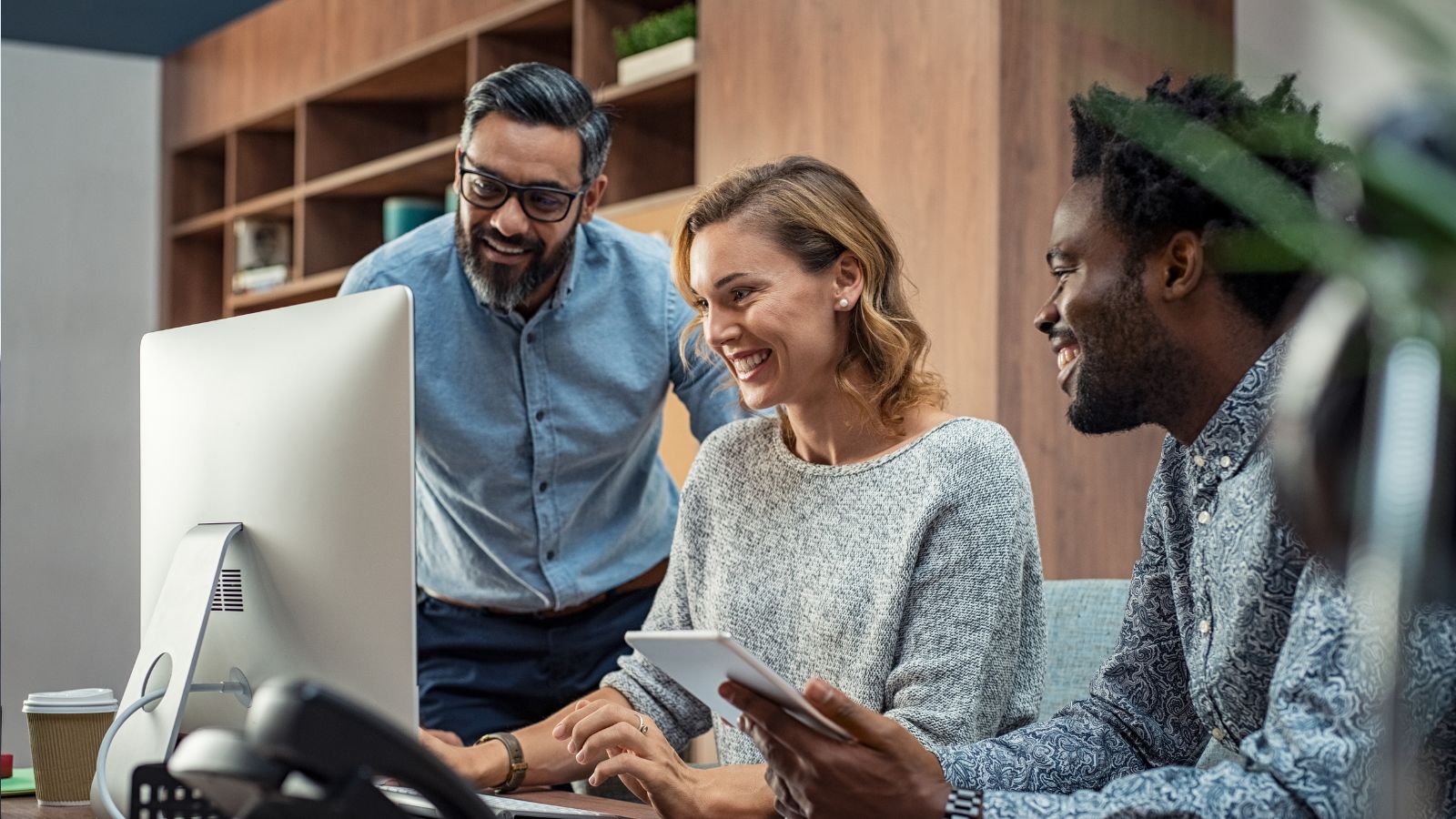 Software Engineering Manager communicating ideas