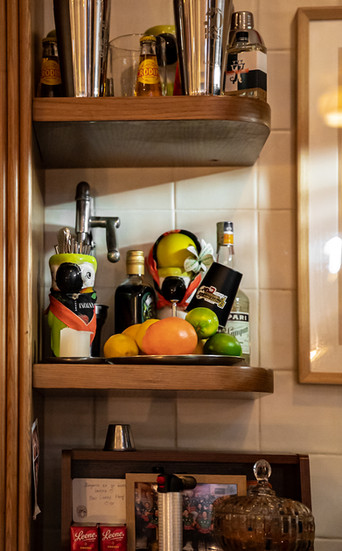 Simple and regular objects inside Bar Leone.