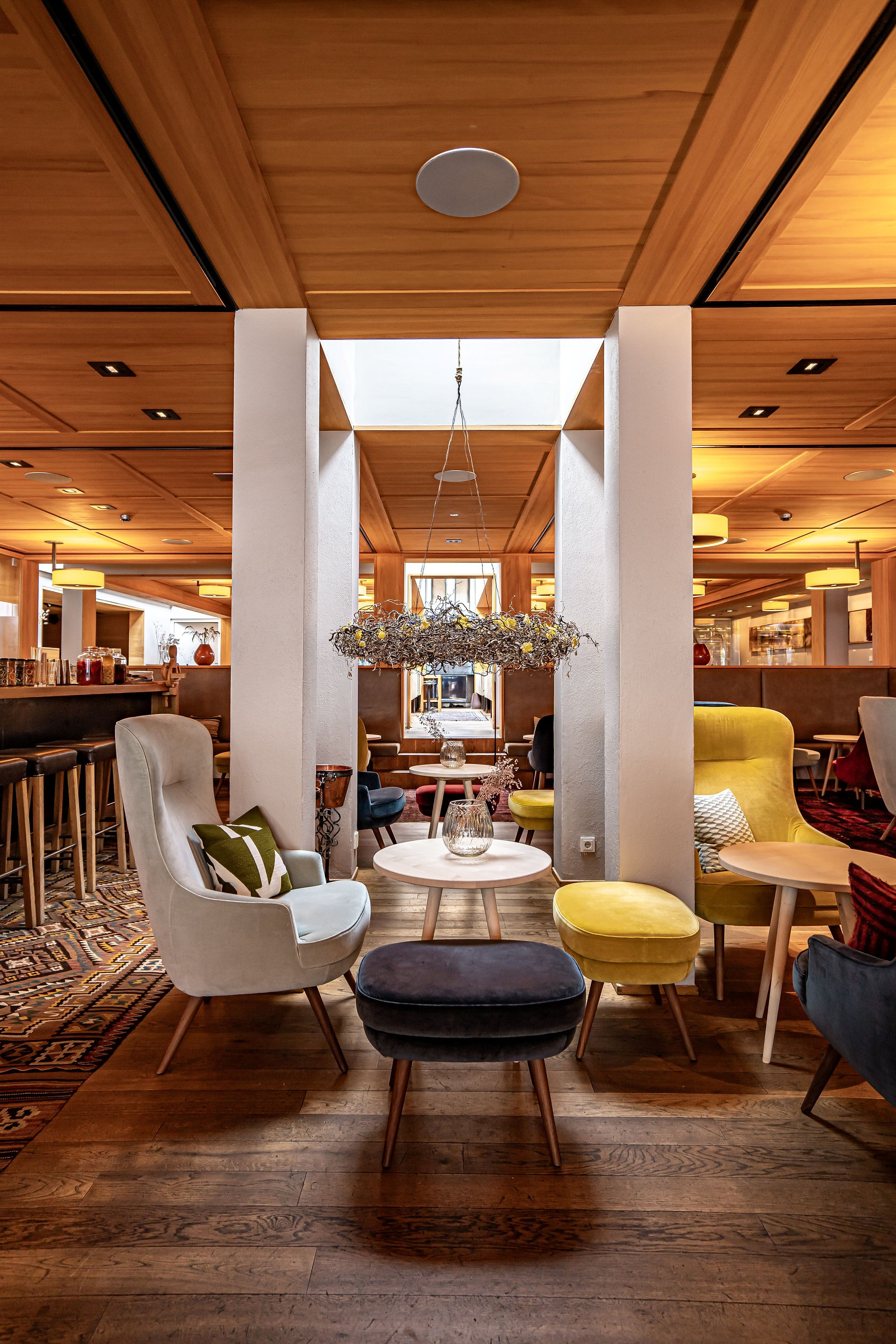 Rote Wand Gourmet Hotel places the table at the center of gravity.