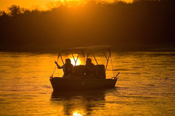 Serena Mivumo River Lodge