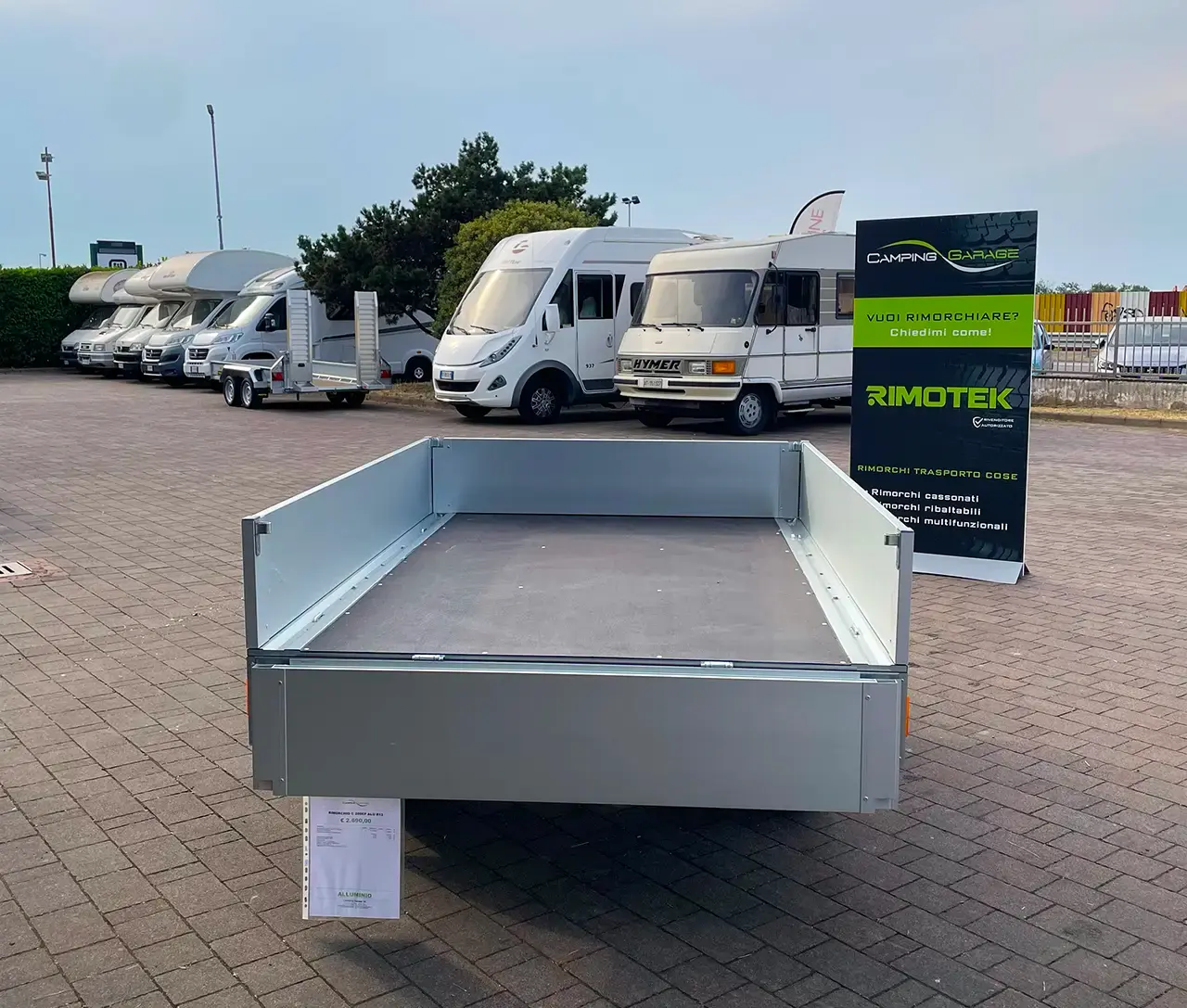 Foto Rimorchio, C200 CF ALU fronte sede Camping Garage a Novara