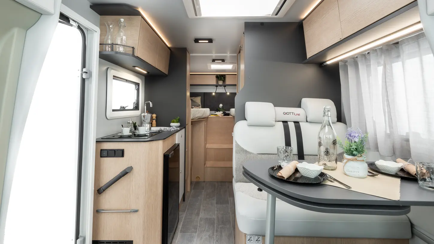 Foto interno Compact C66, sede Camping Garage a Novara