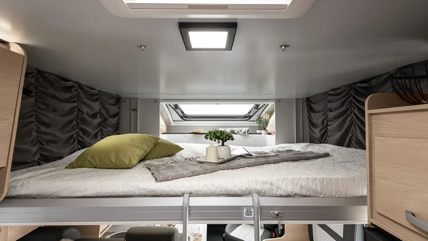Foto interno Siena 390F sede, Camping Garage a Novara