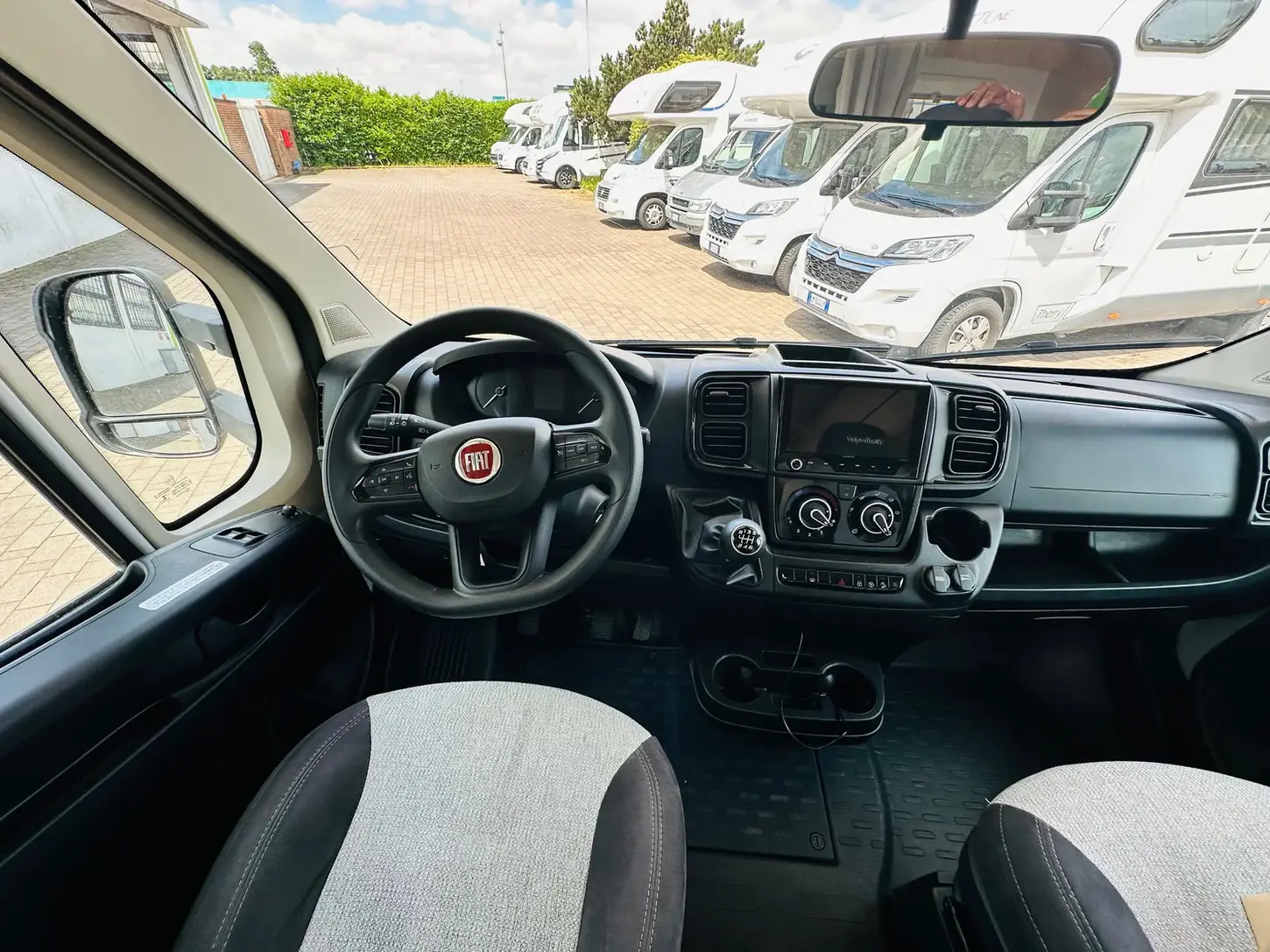 Foto esterno Camper usato a Novara, CHALLENGER C 256 START EDITION fronte sede Camping Garage
