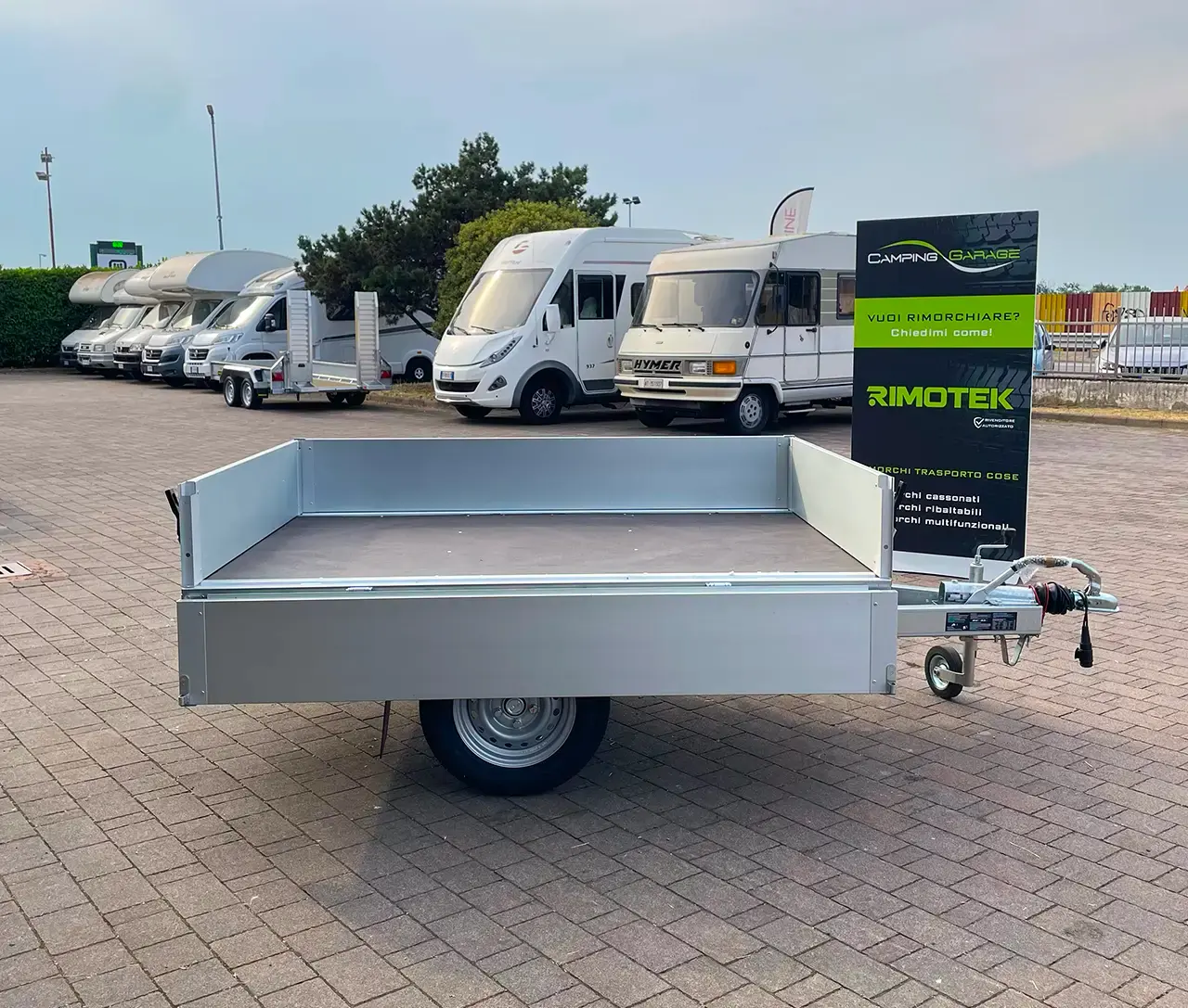 Foto Rimorchio, C200 CF ALU fronte sede Camping Garage a Novara