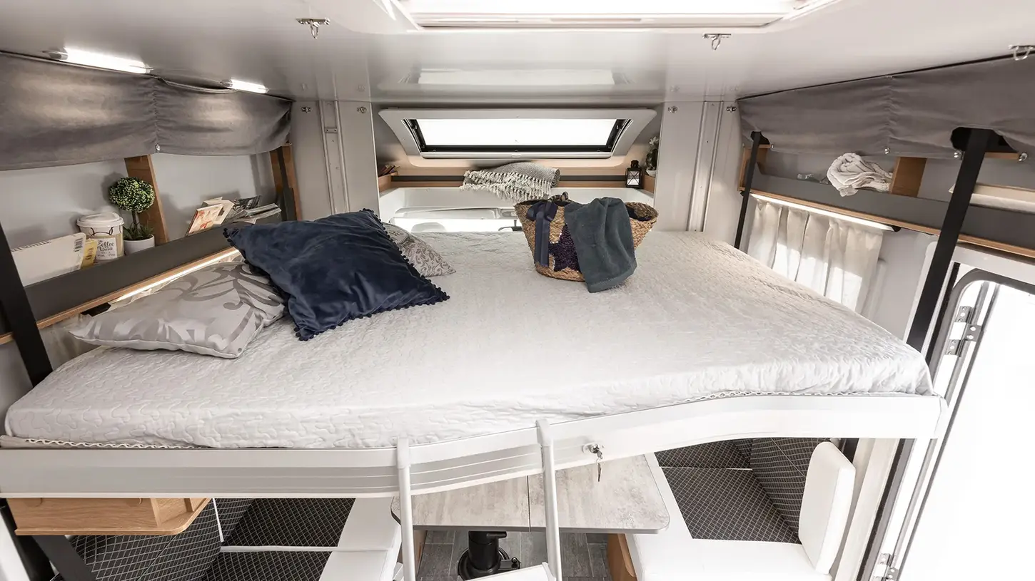 Foto interno Toscan 69XF, sede Camping Garage a Novara