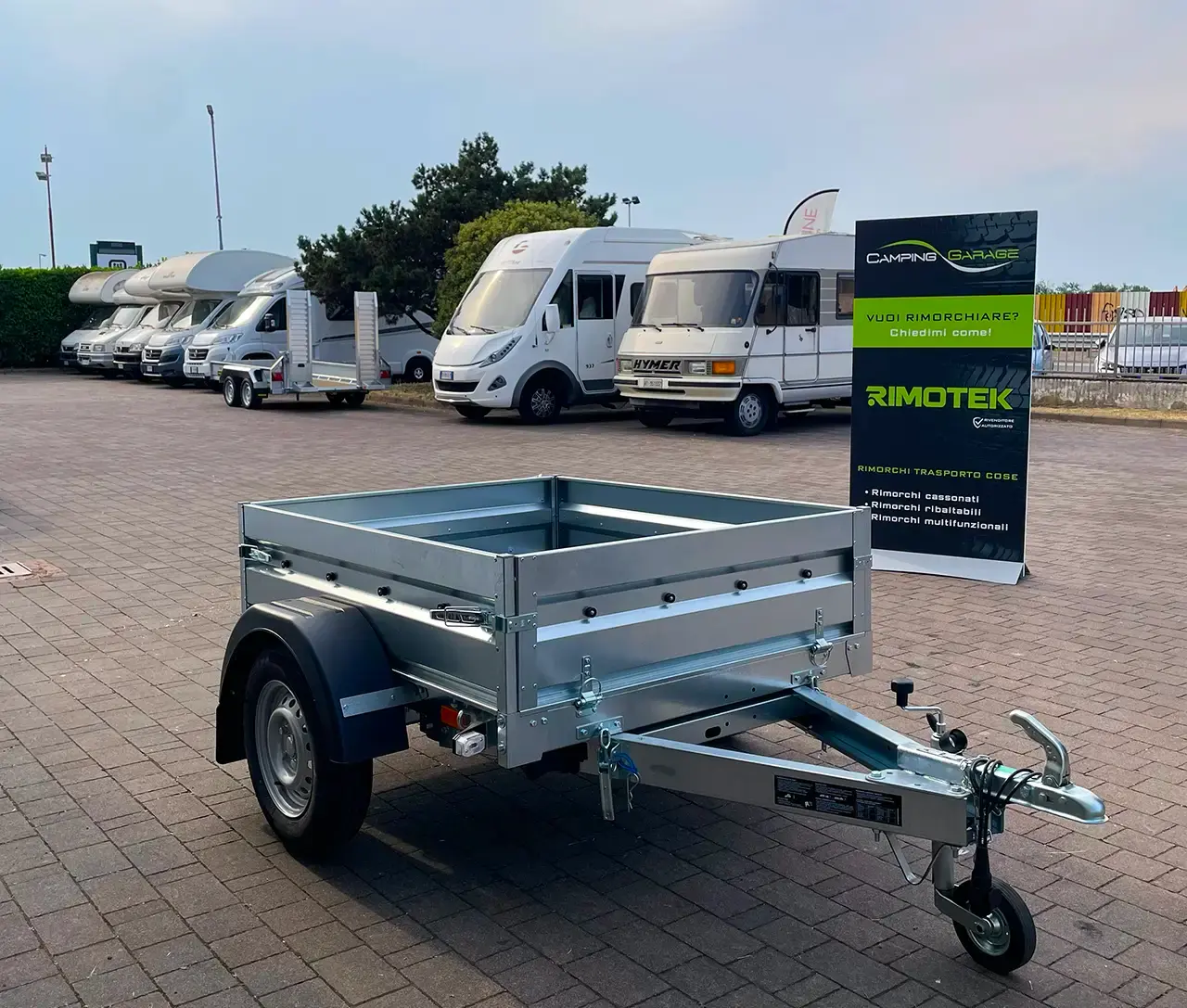 Foto Rimorchio, FLIPPER SF fronte sede Camping Garage a Novara
