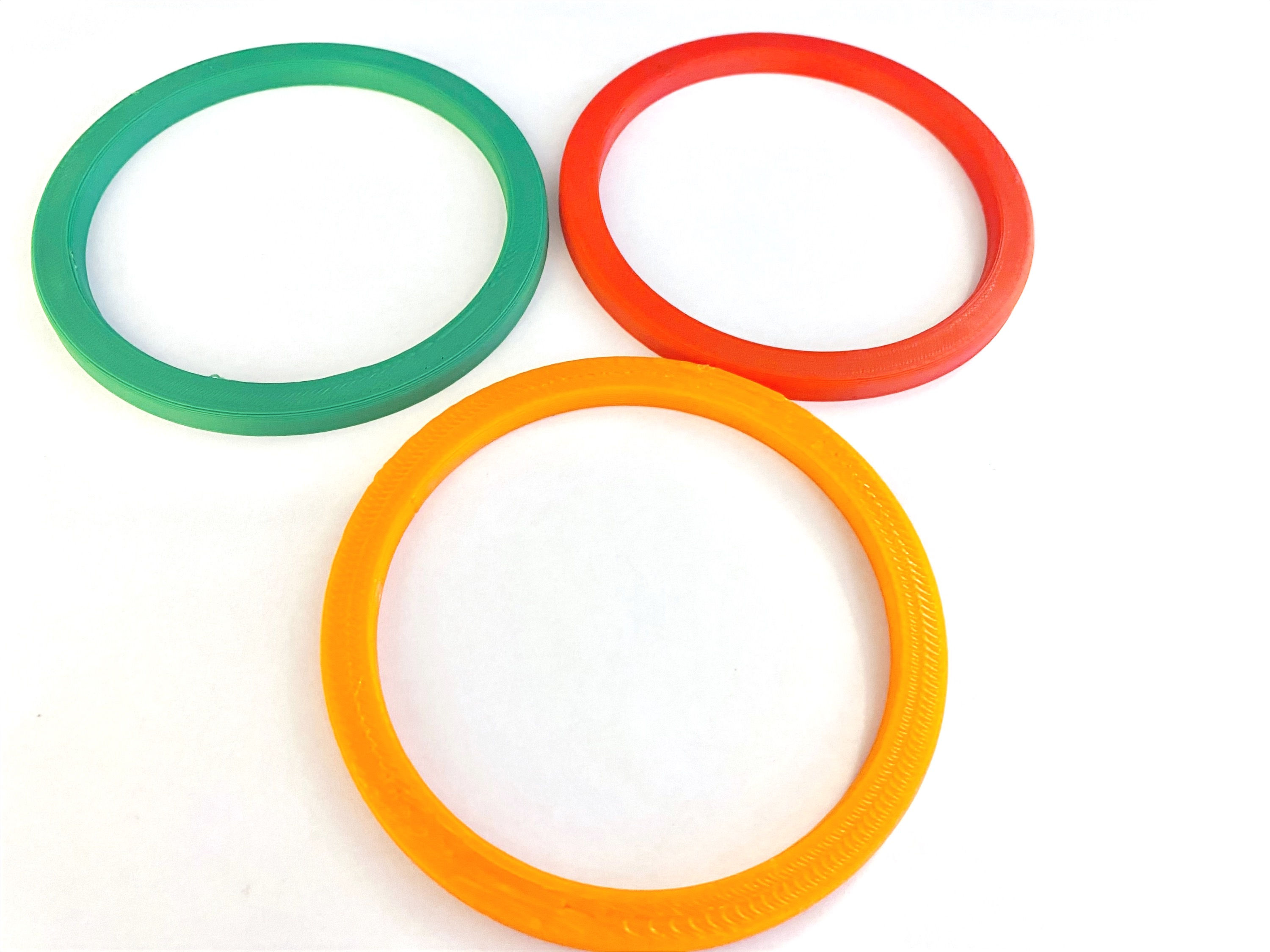 Floating Plant Ring and Fish Feeding Portal For Aquariums