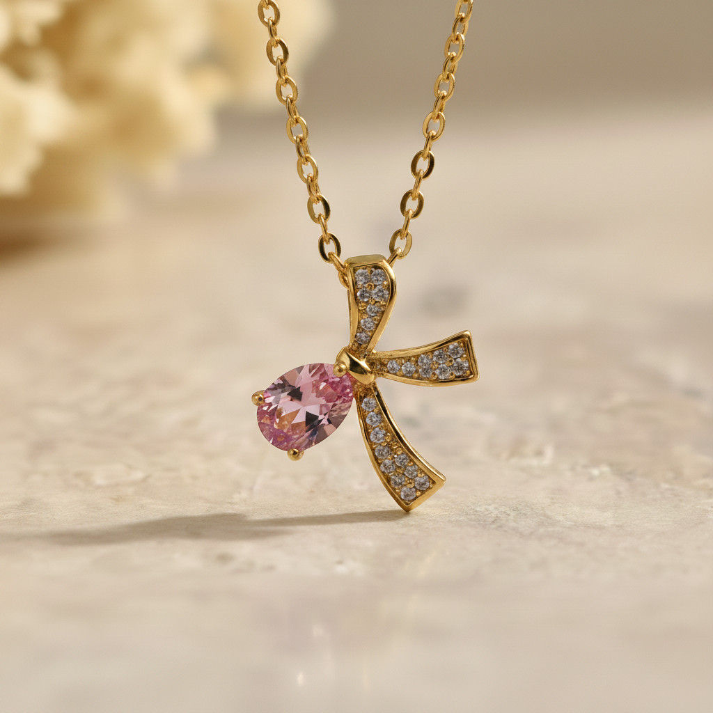 Belle Bow et Rose Crystal Necklace