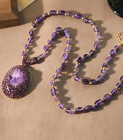 OS1722 1 amethyst queen medallion (1).jpg