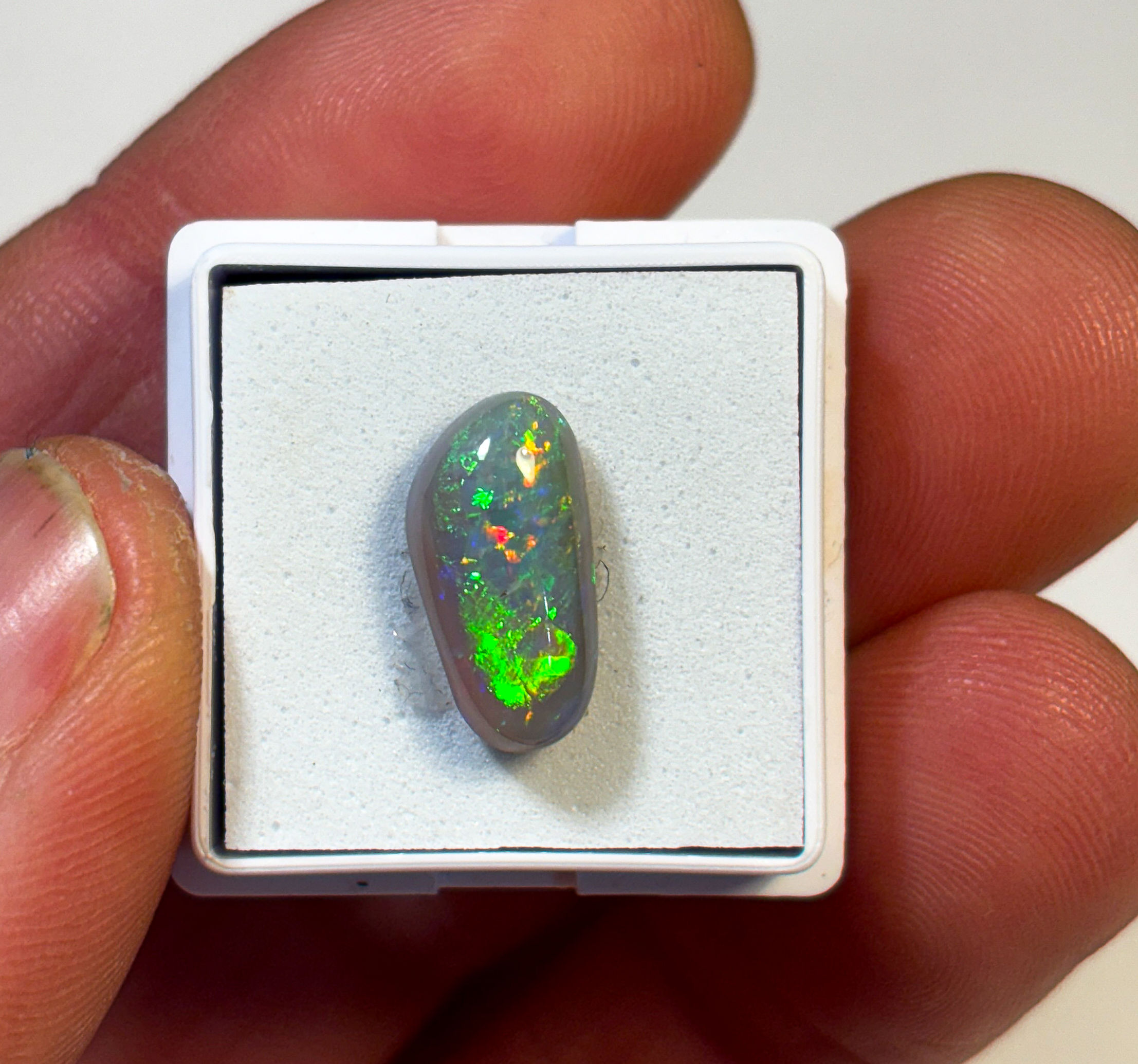 Lightning Ridge Dark Base Free Form Opal 3.40crts - Eo-1007