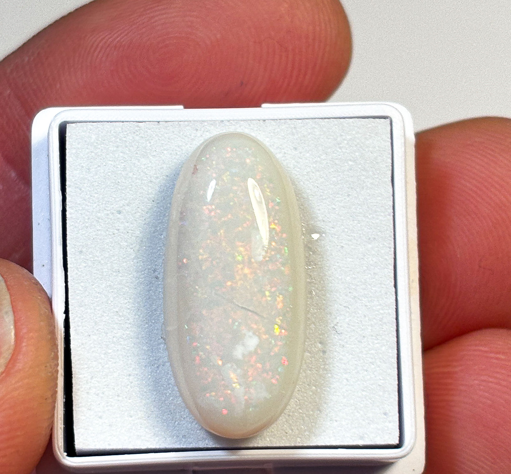 Olympic White Large Oval Opal 9.60crt - Eo-1046