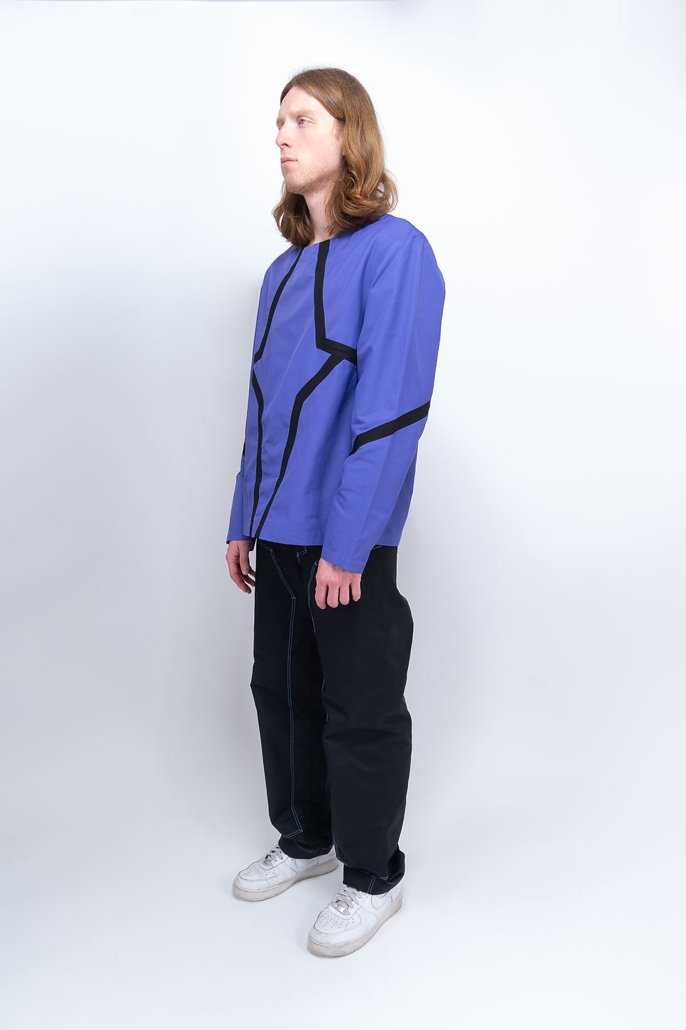 top manche longues bicolor avec découpes vue de 3/4