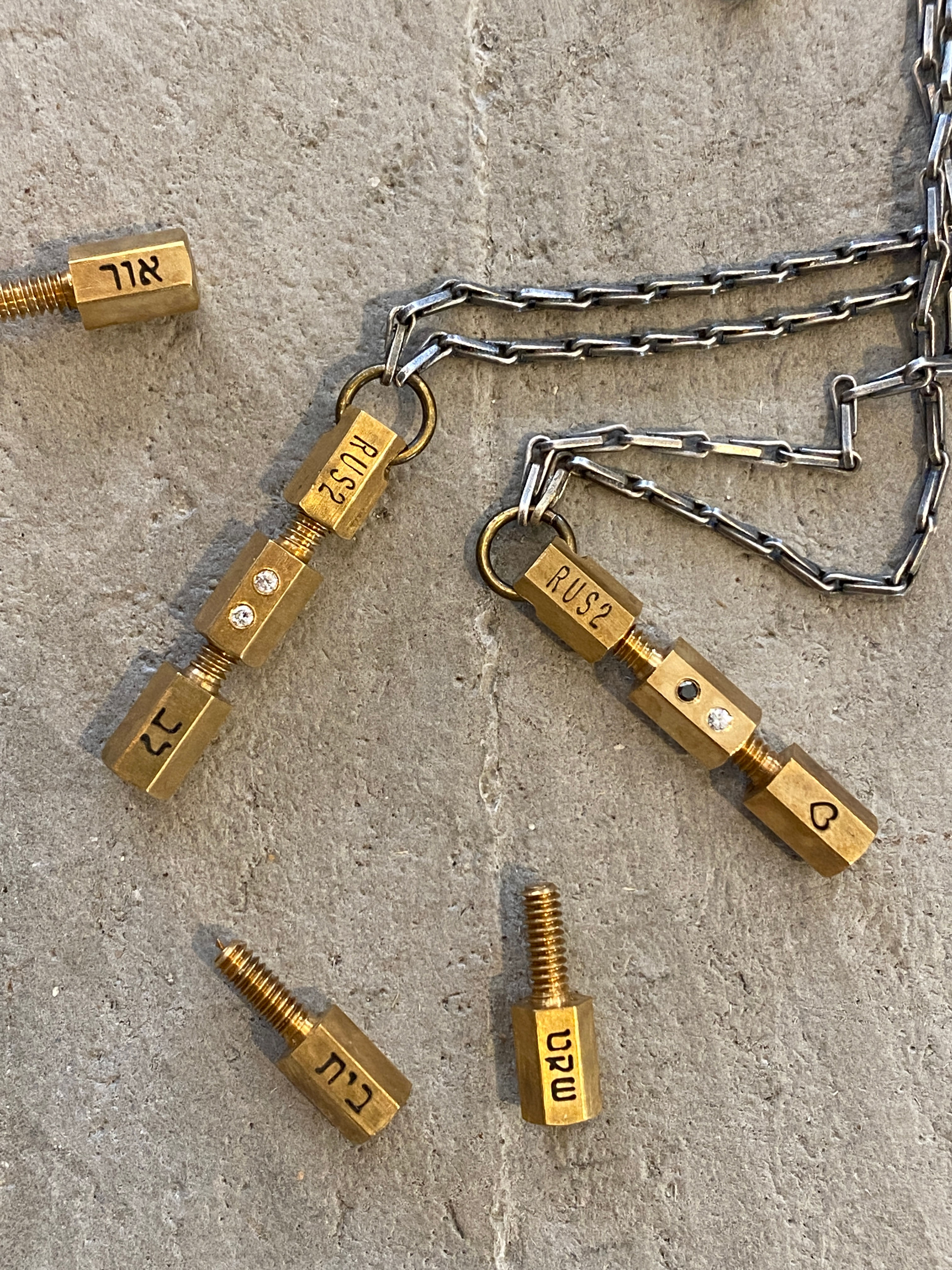 תוספת בורג עם יהלומים // לשרשרת את לא כמו כולם