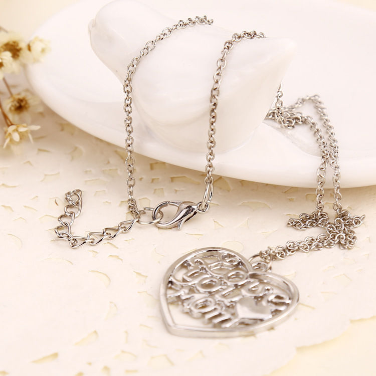 Miniatura: "Love You Mom Silver Necklace - Elegant Collar Chain"