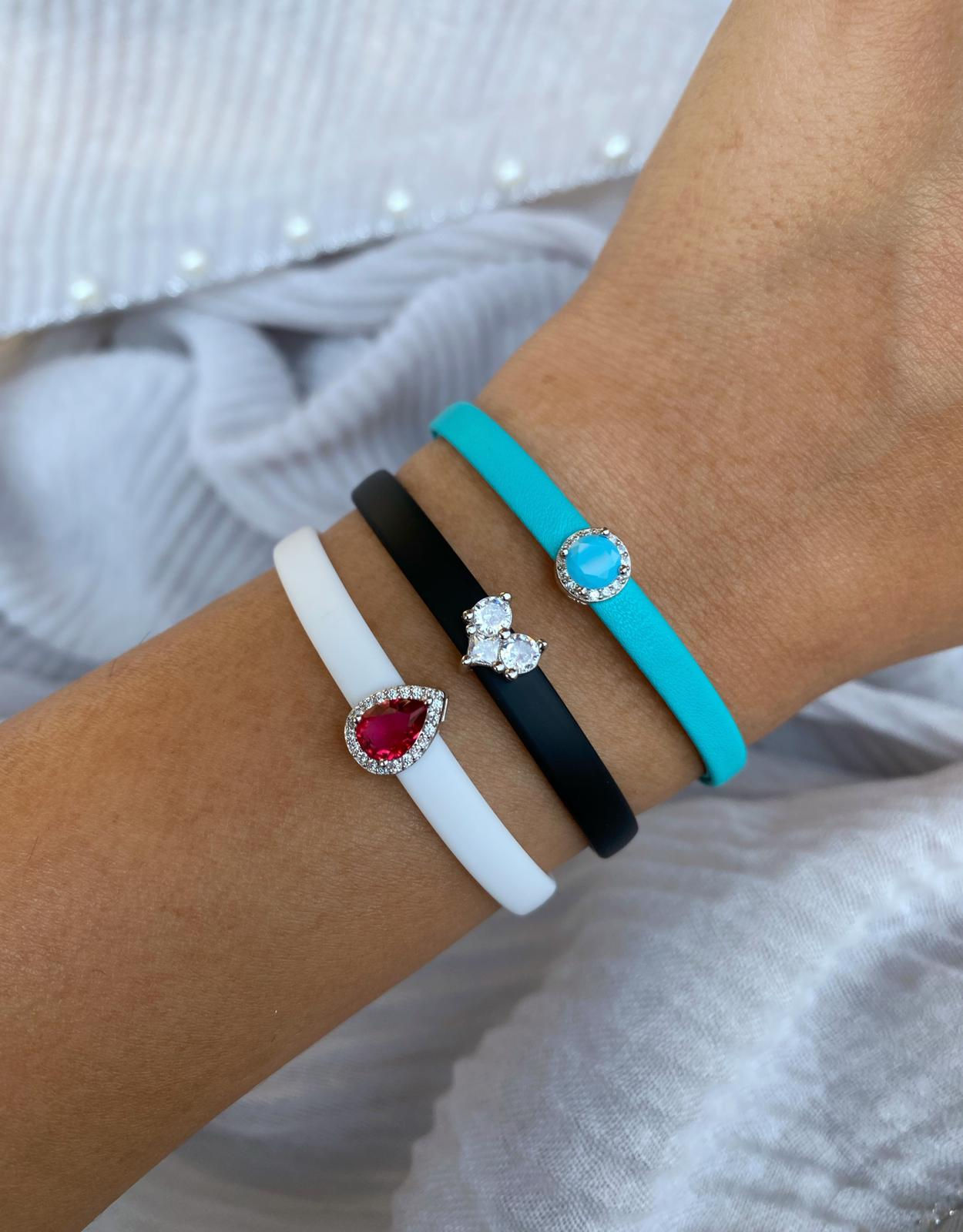 צמיד סיליקון עם אלמנט כסף