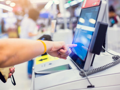 Die Kunst des Wartens an der Schnellkasse