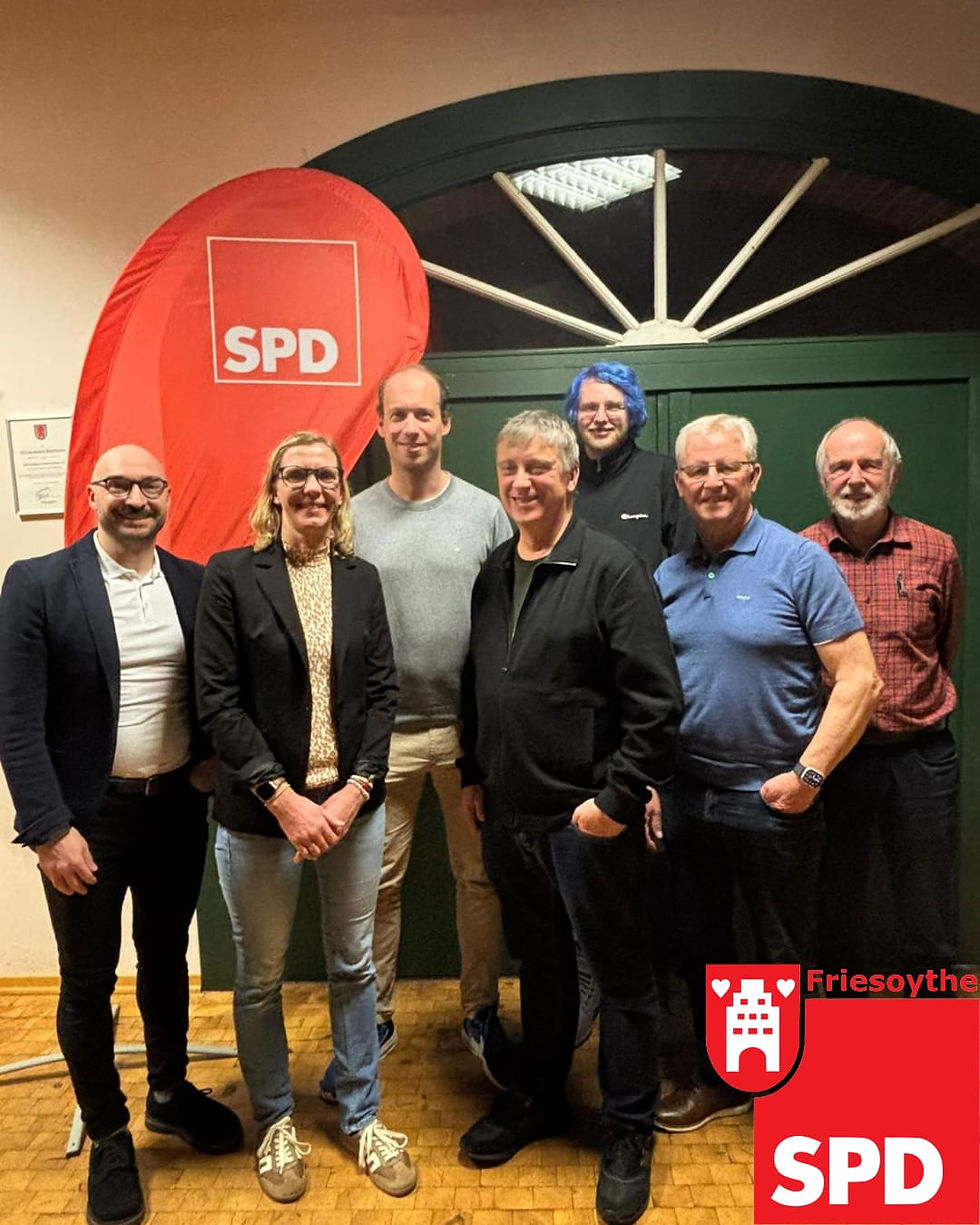 Der neue Vorstand (von links): Mattis Ballweg (Kassenwart), Melanie Buhr (Beisitzerin), Sören Wewer (Erster Vorsitzender), Volker Burmann (Beisitzer), Erik Pünter (zweiter Vorsitzender), Heino de Buhr (Beisitzer), Hans Meyer (Beisitzer). Es fehlt Jürgen Hespe (Schriftführer). Foto: SPD Friesoythe