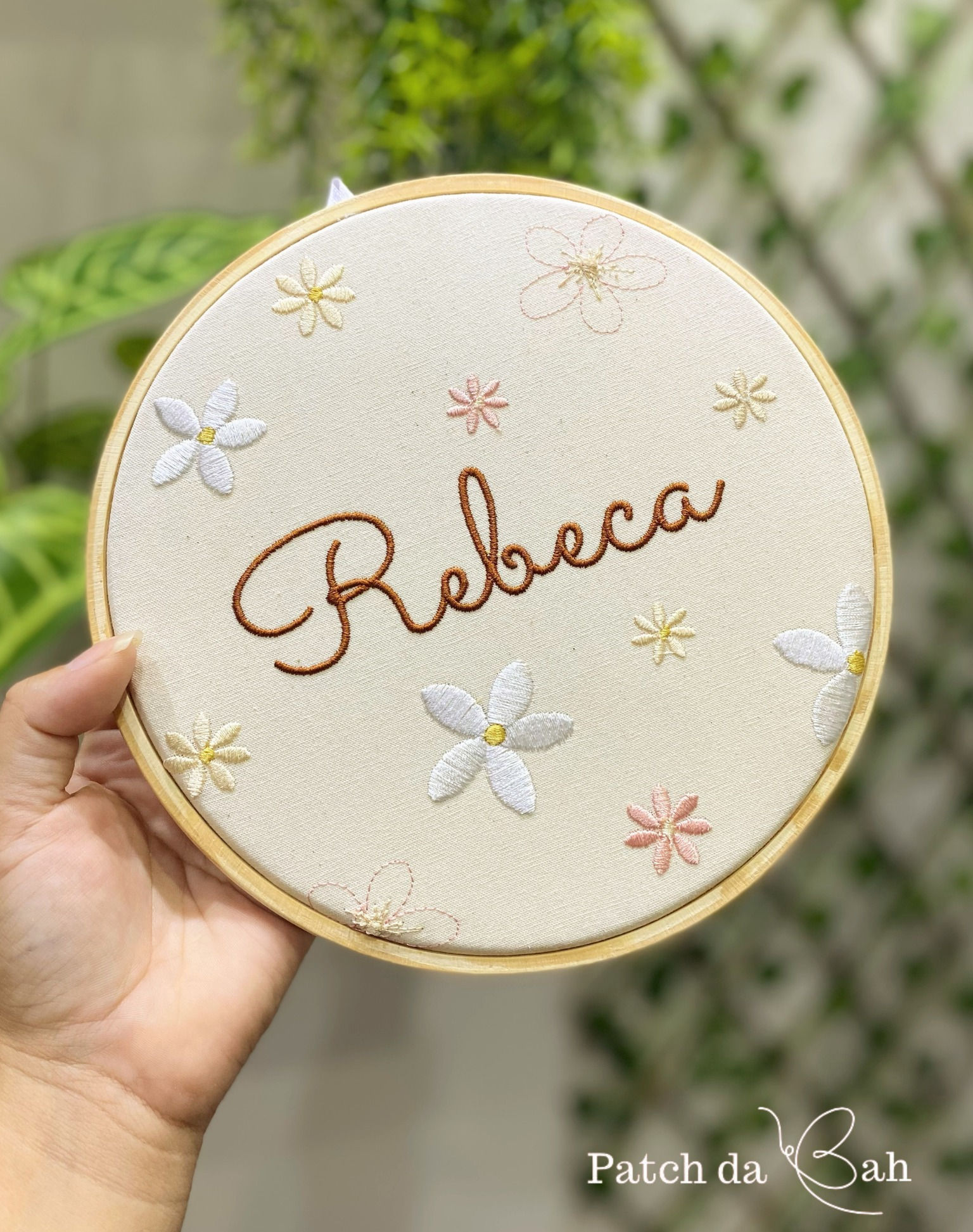 Porta Maternidade Bordado