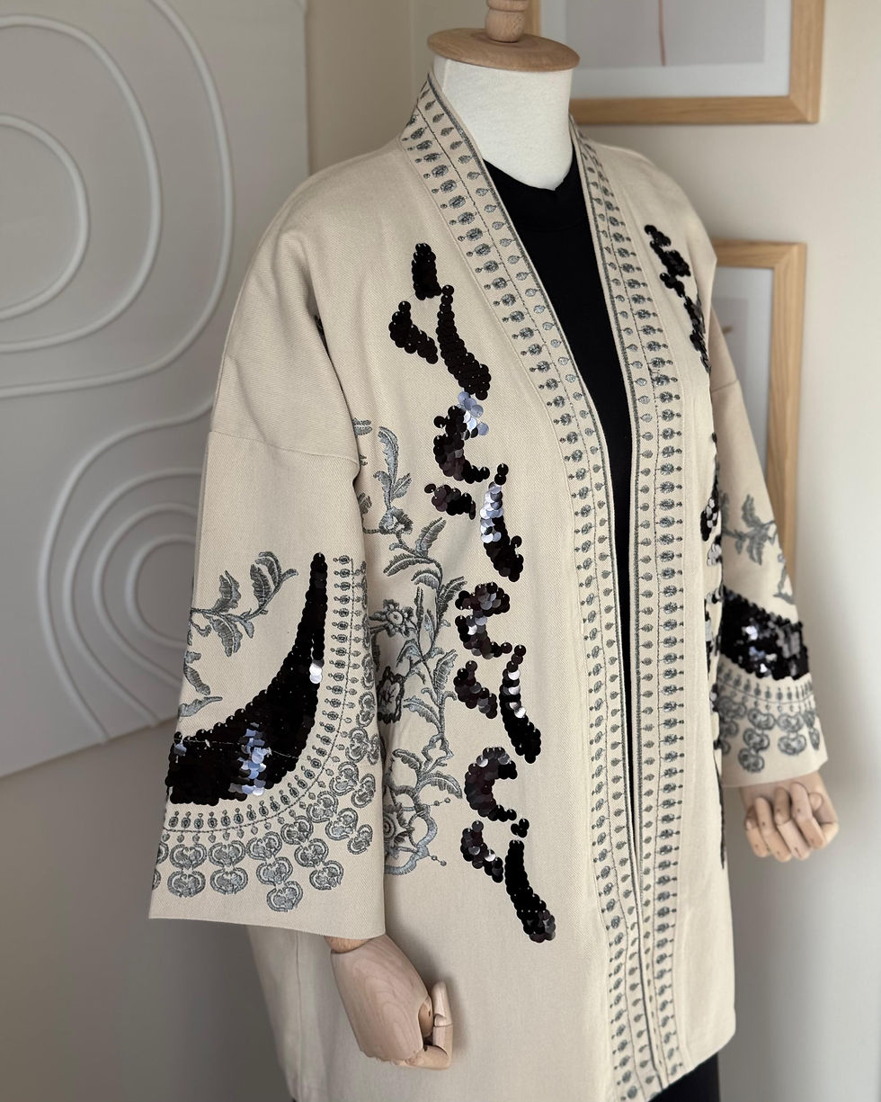 Küçük resim: İşlemeli Pul Kimono