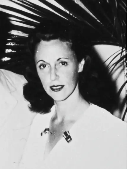 N ew N ew Nica Rothschilkd.webp