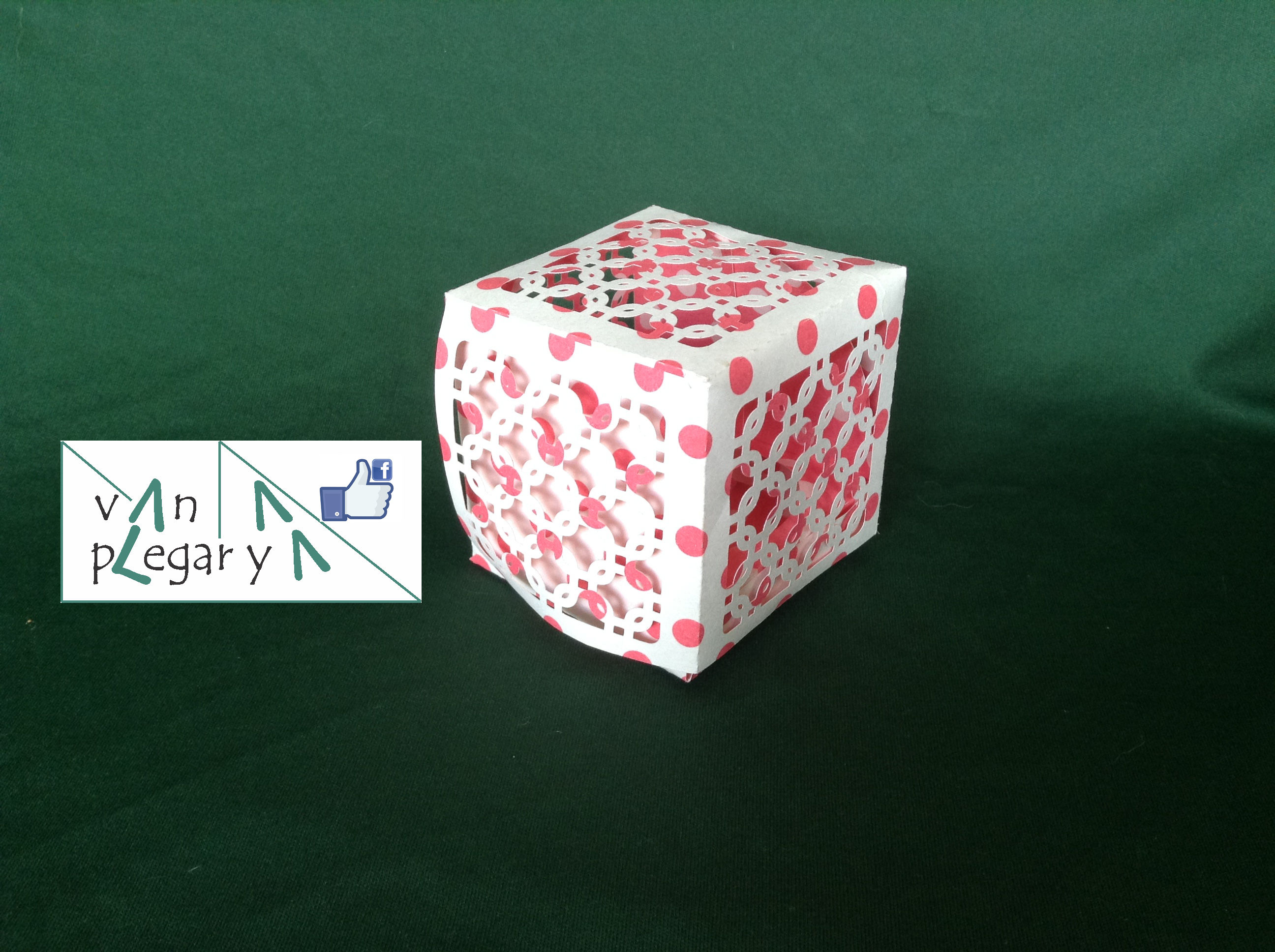 cubo calado con sostenedor cup cake