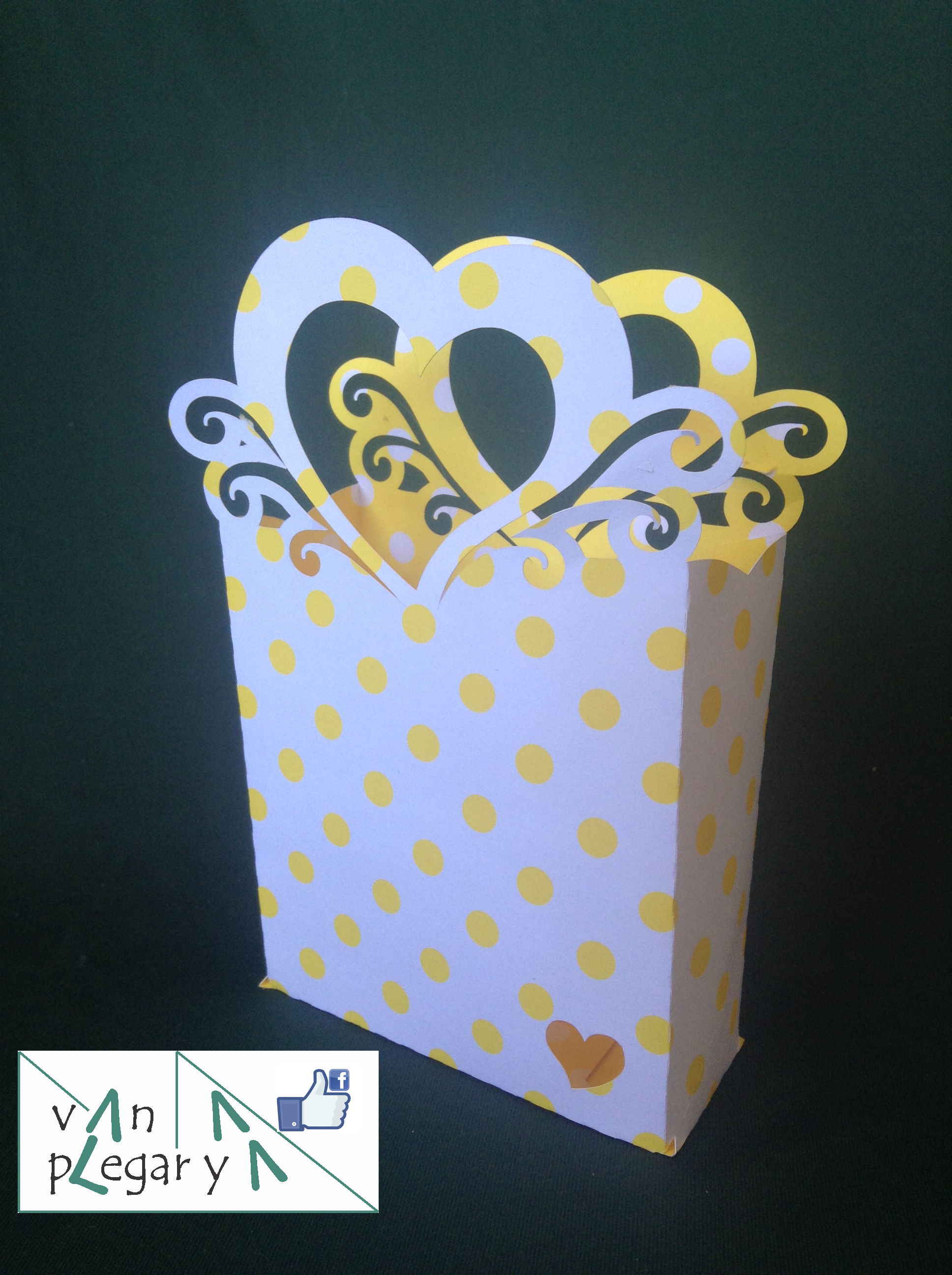 bolsa corazón cartulina 4 unidades