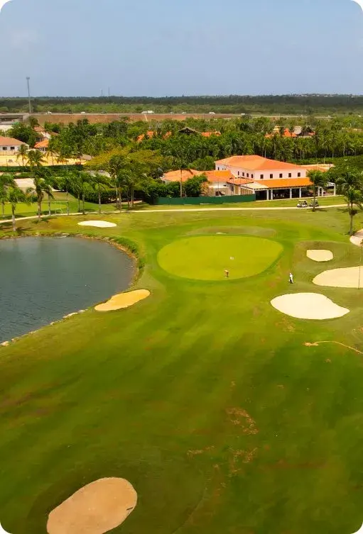 Tee off on a world-class tropical course