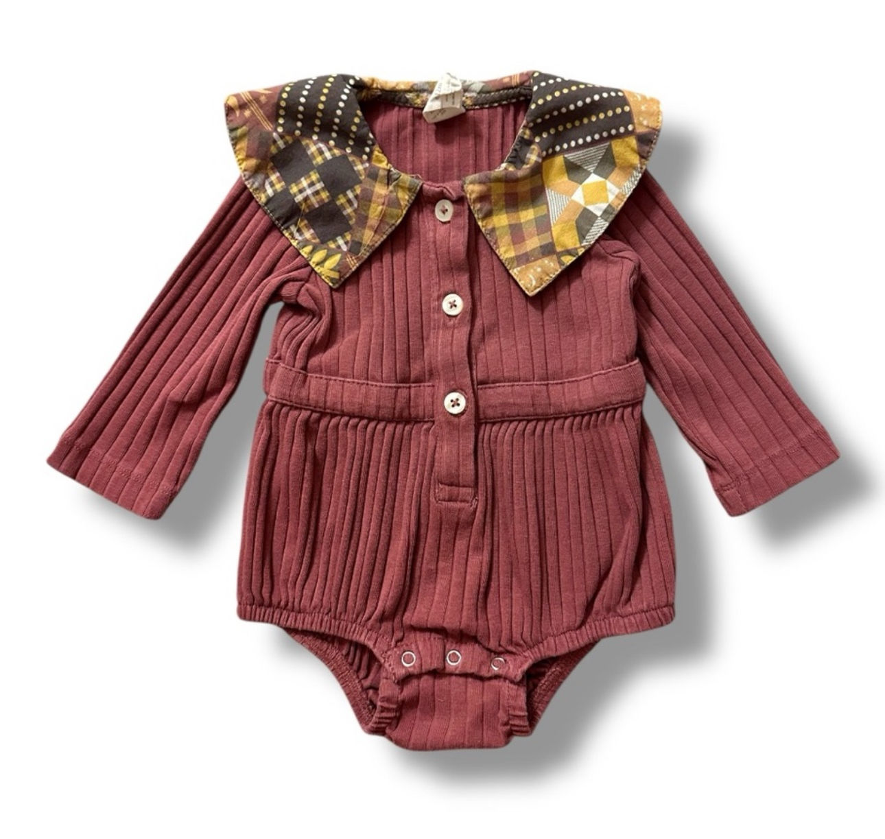kate quinn | Contrasting Collar Ribbed Romper (6-12 mos)
