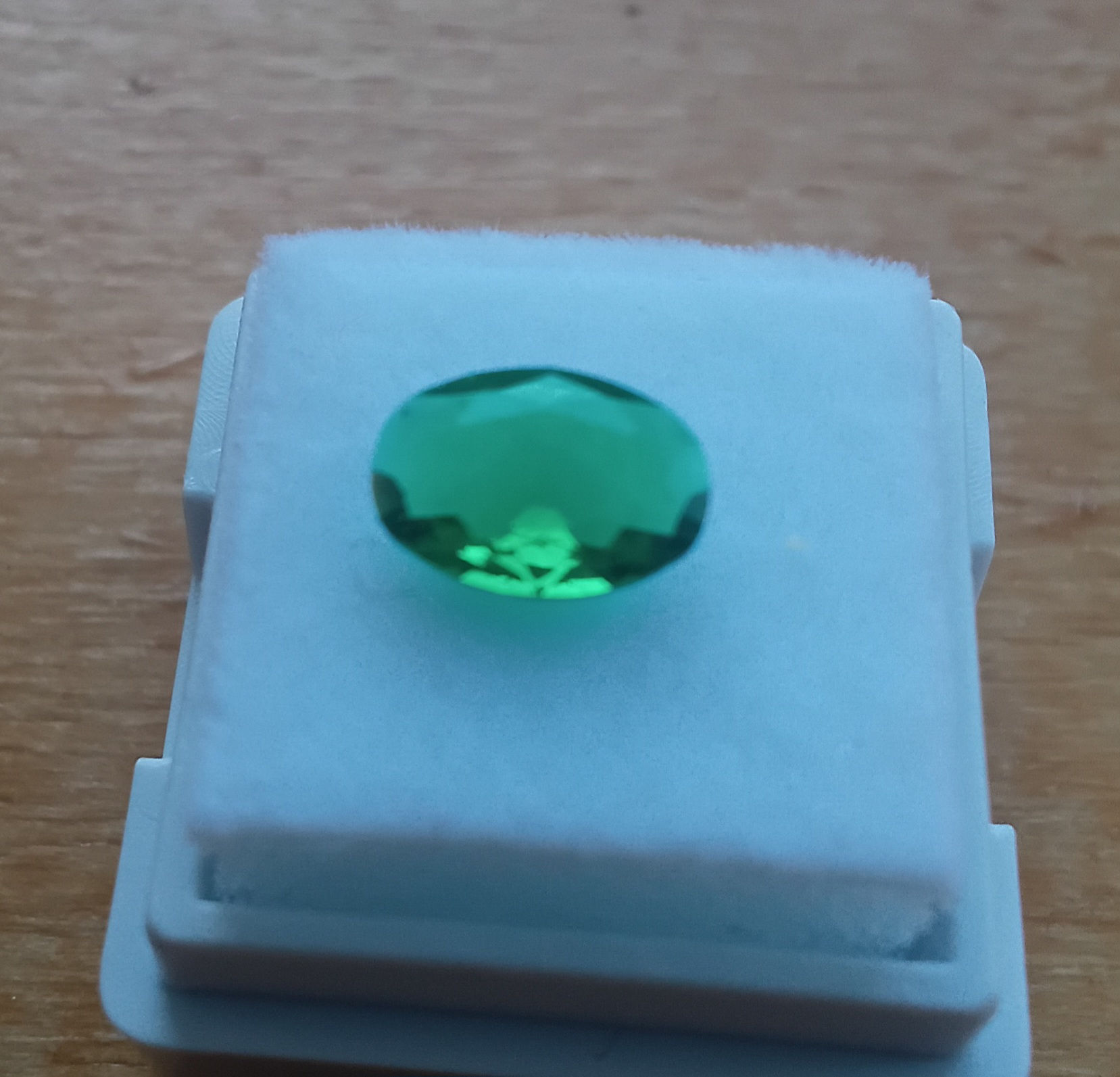 Esmeralda Natural Certificada – 0,60 ct. Corte Oval 