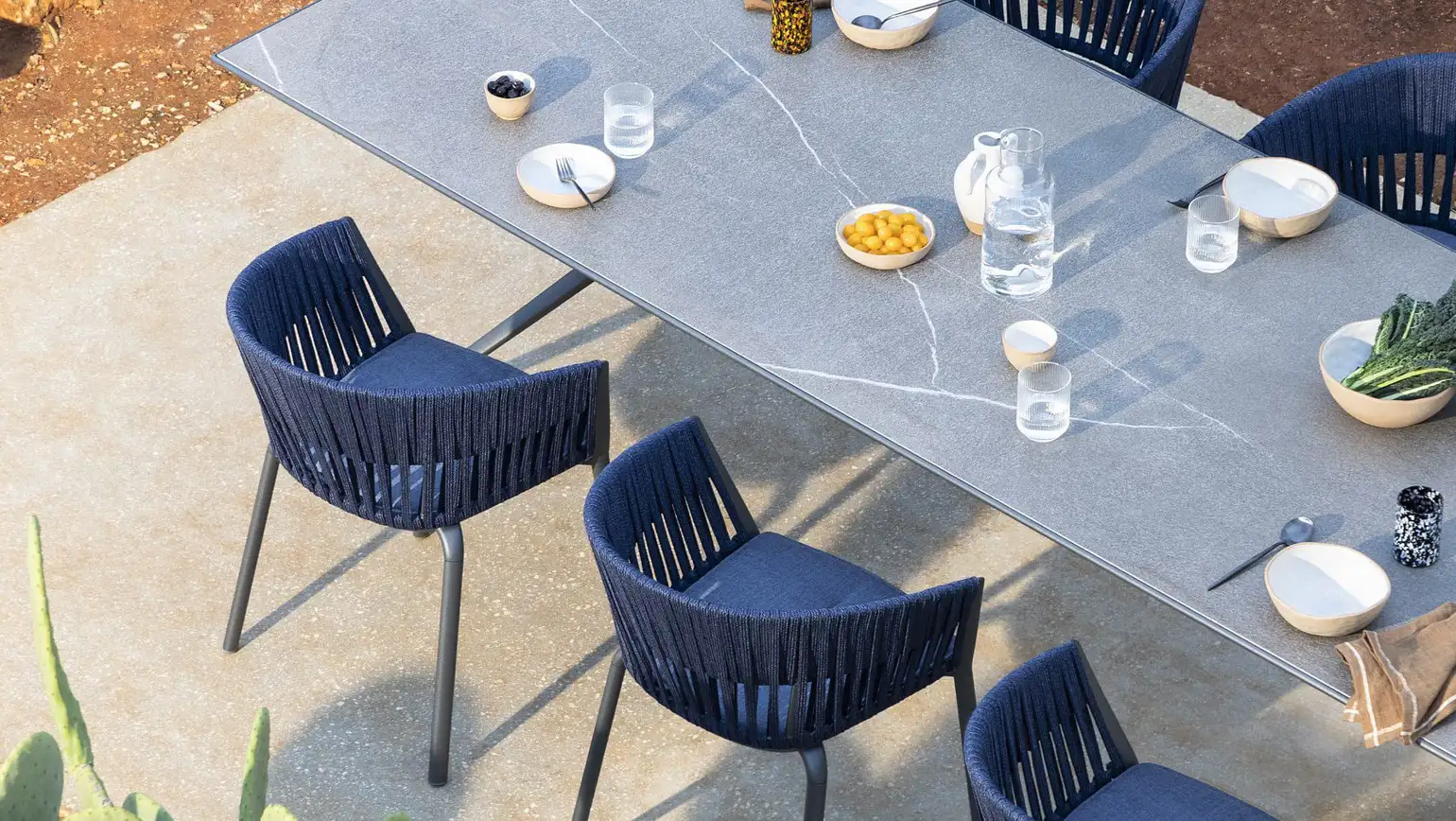 Table de jardin à rallonges à Perpignan dans notre magasin Arte Mobilier