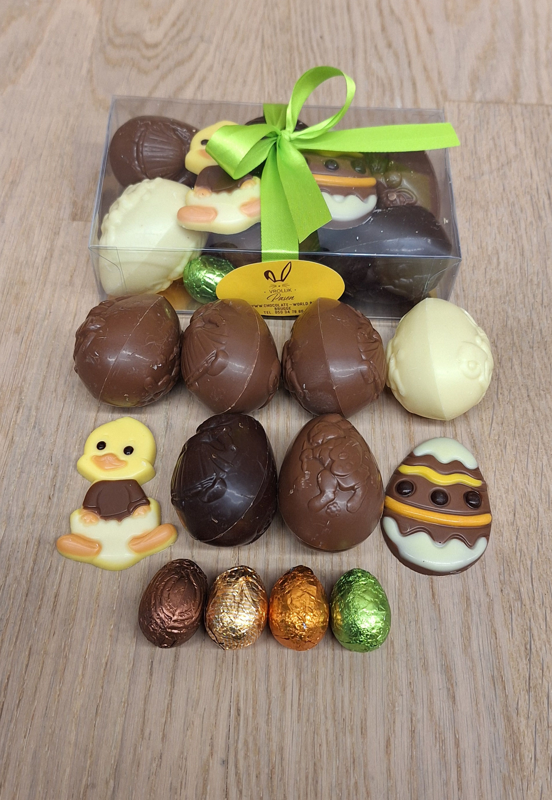 mica paasdoosje met assortiment eieren en karakjes