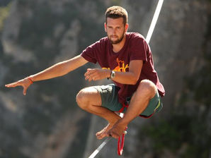 Nathan Paulin Rompe Record Mundial de Highline (469 mts de largo)