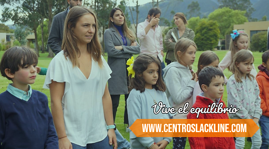 Familia atendiendo