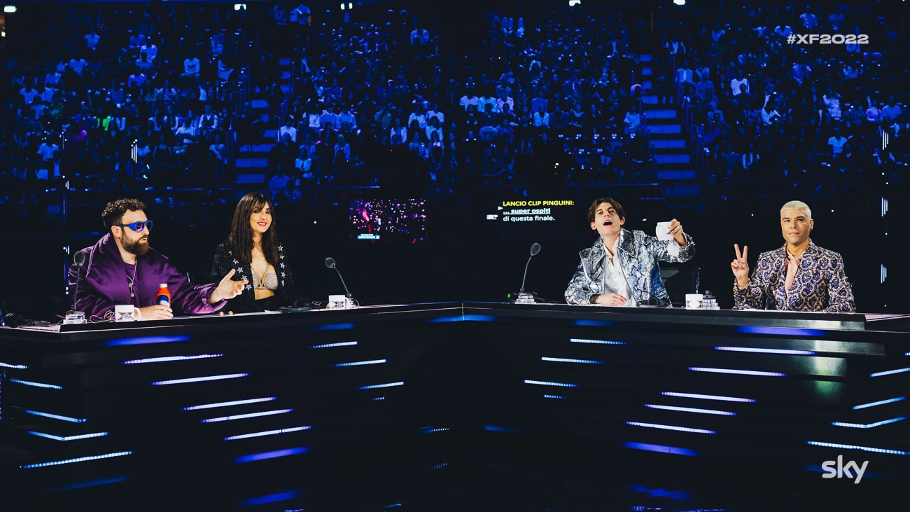 3_giudici_tavolo_x_factor_2022_finale.webp
