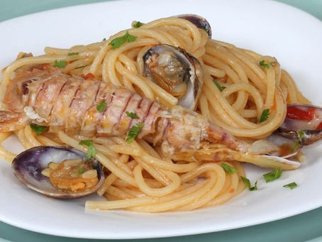 SPAGHETTI VONGOLE E CANNOCCHIE