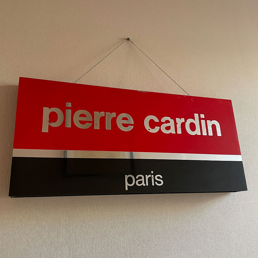 Miniature : Enseigne publicitaire Pierre Cardin Paris 1960.