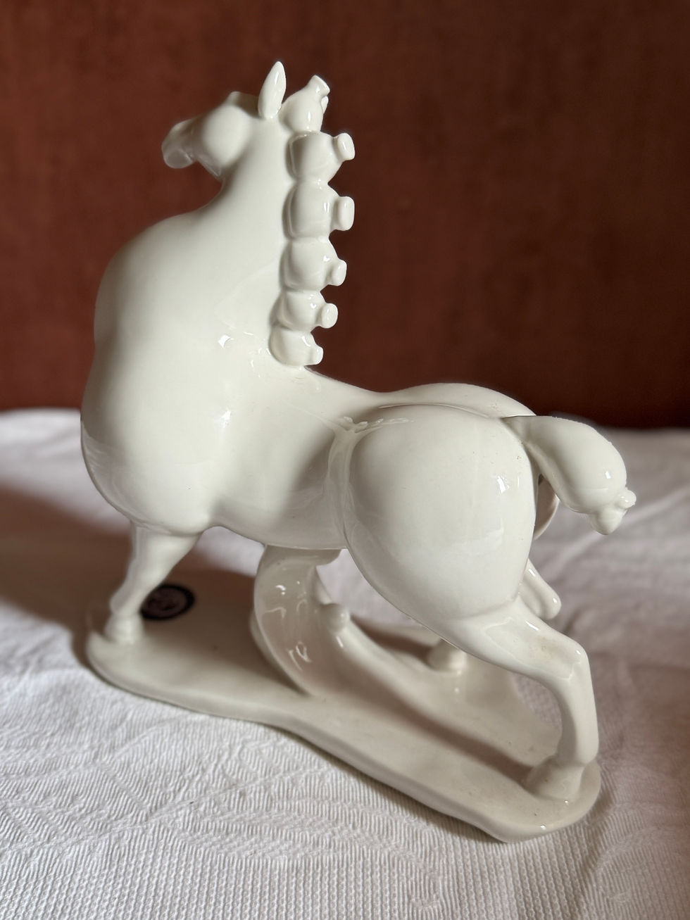 Miniature : Statue de cheval en céramique blanche
