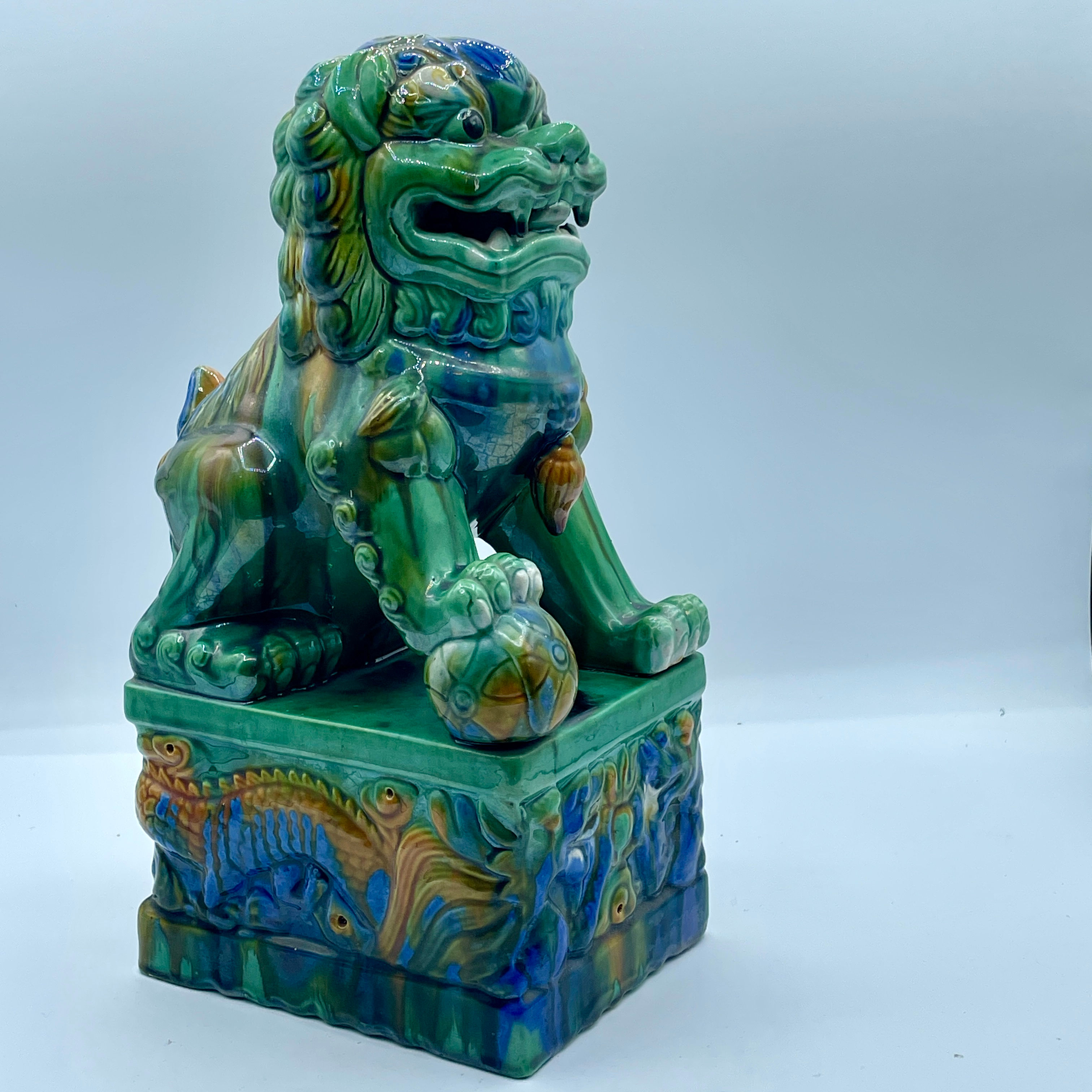 Statue de chien Fu en céramique chinoise XIX ème siècle.