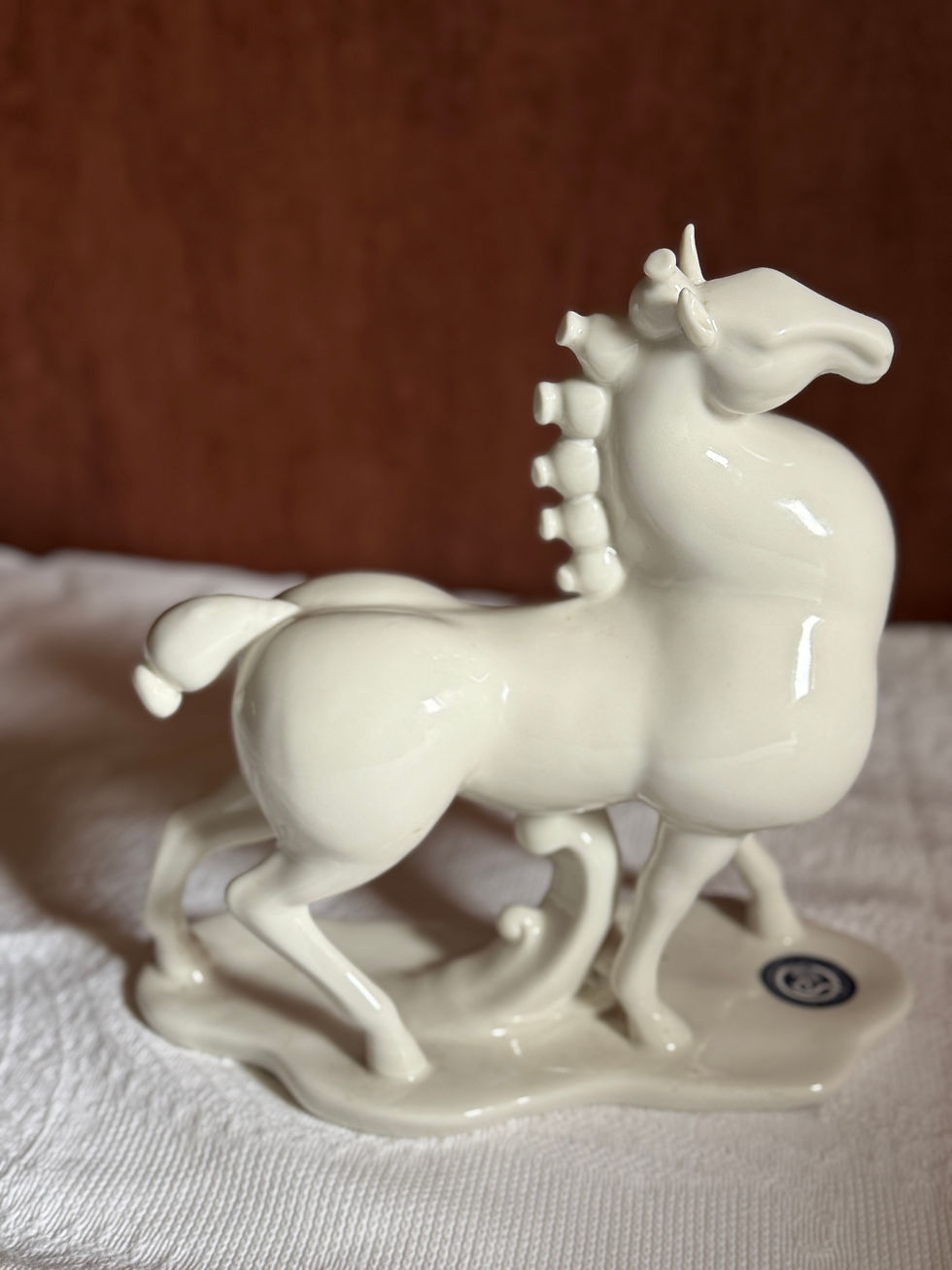 Miniature : Statue de cheval en céramique blanche