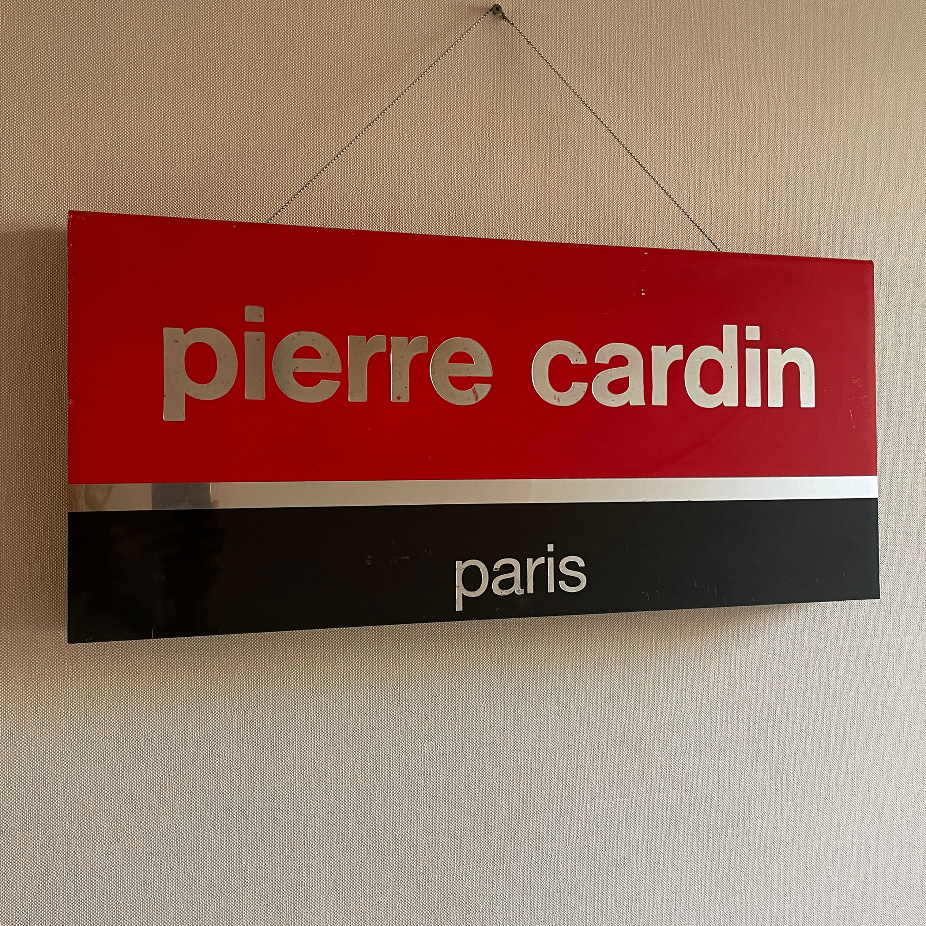 Enseigne publicitaire Pierre Cardin Paris 1960.
