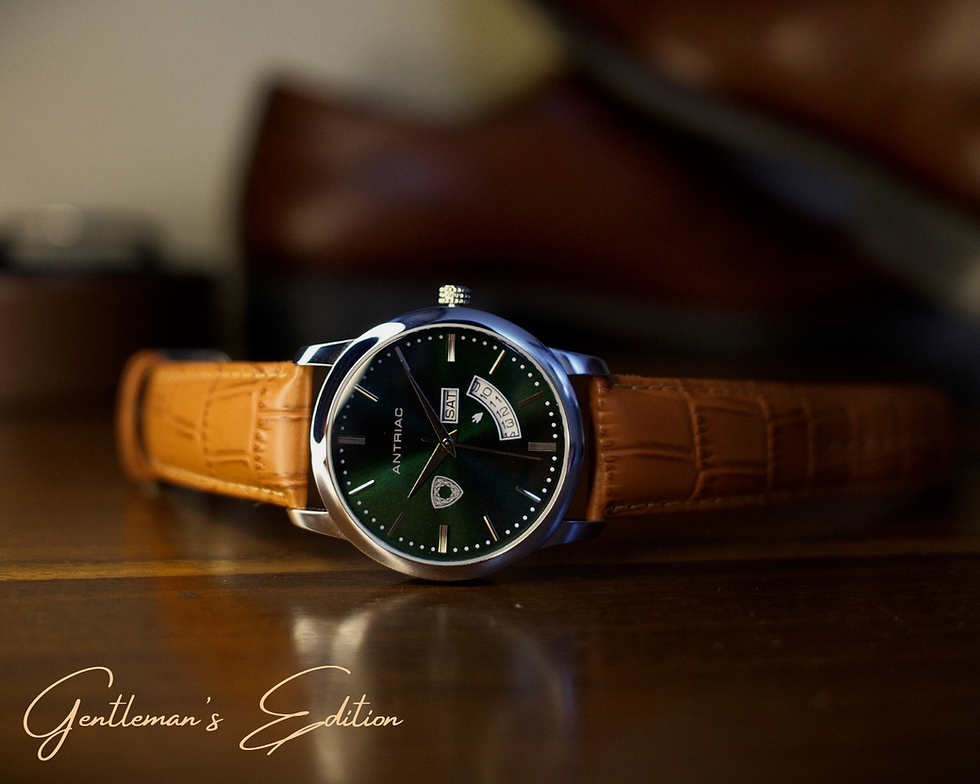 Thumbnail: Crown Day-Date Emerald Green Gentleman's Edition