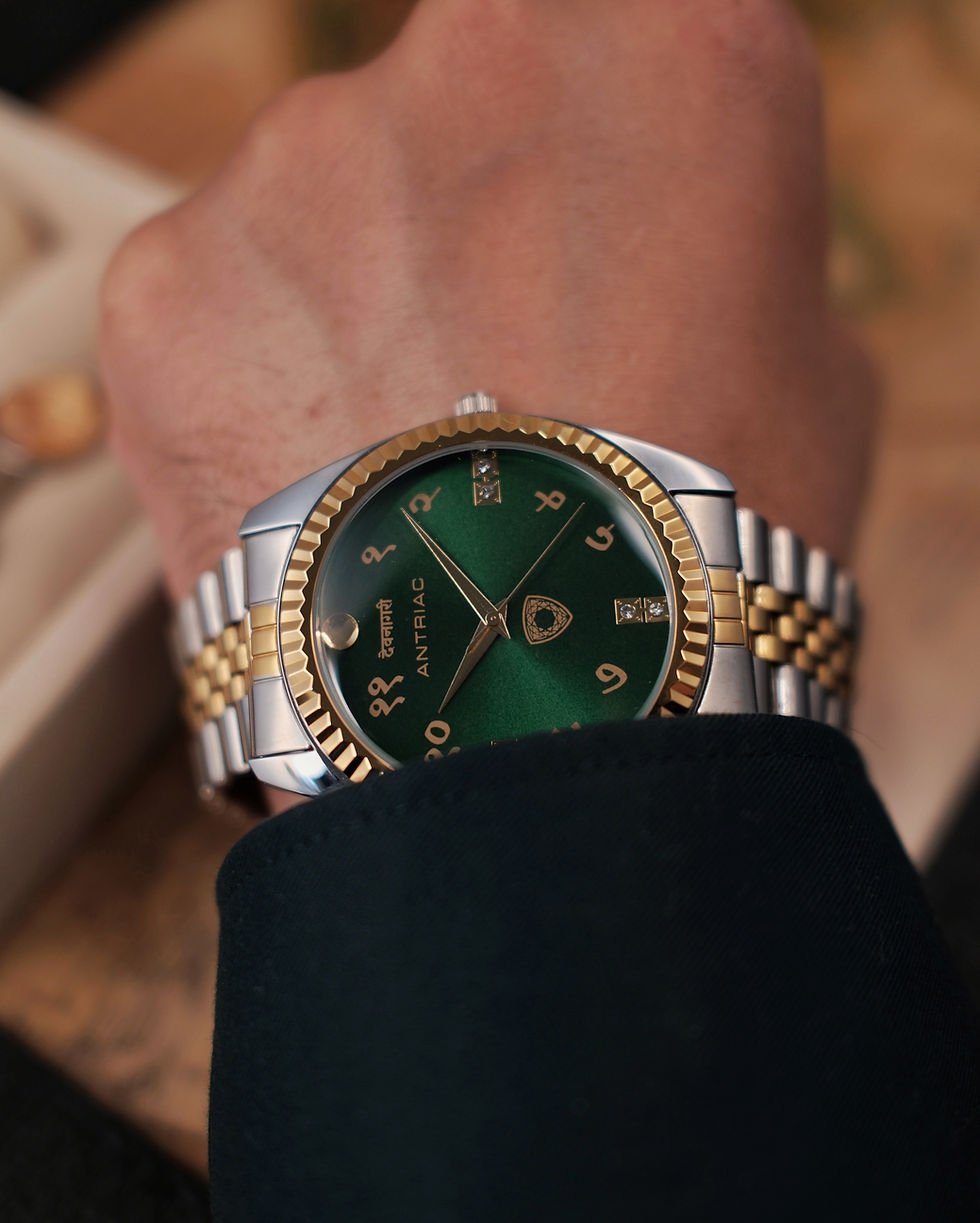 Thumbnail: Monarch - Devanagari : Luxury Green