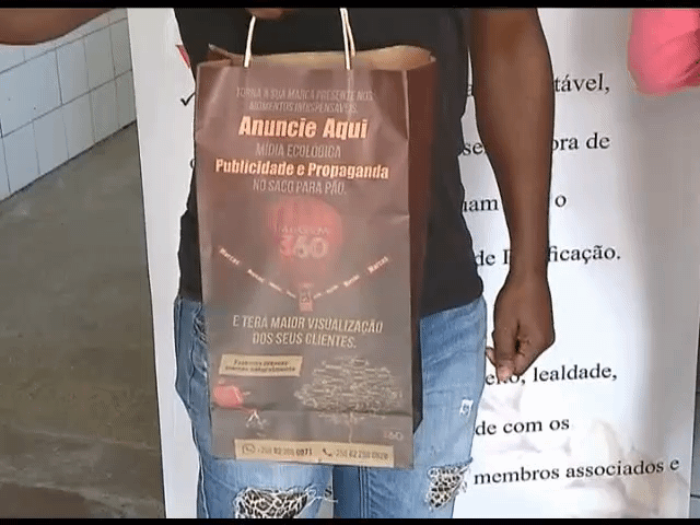 Mídia ecológica (Publicidade no saco de pão)