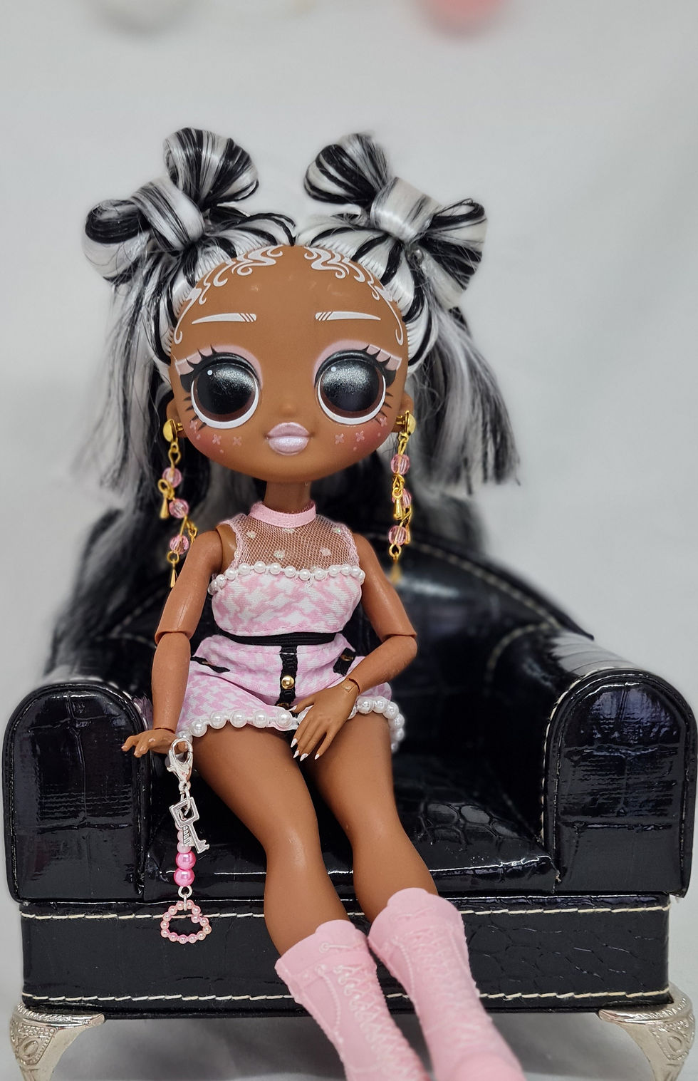 Thumbnail: Barbie Accessories - Beaded Bag Charm Keyring and Keys (3 Styles)