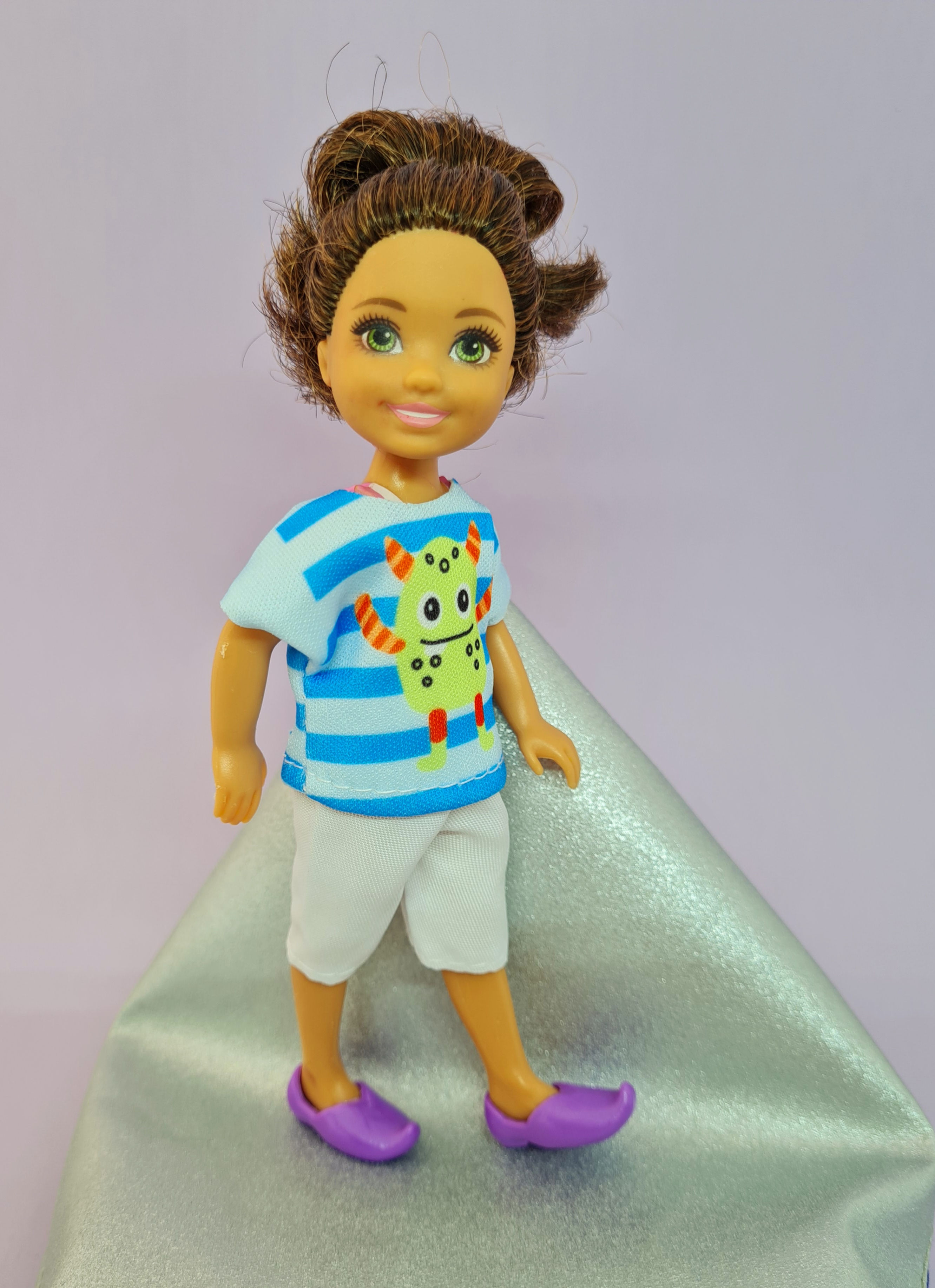 Chelsea Clothes - Alien T-shirt, Shorts and Shoes