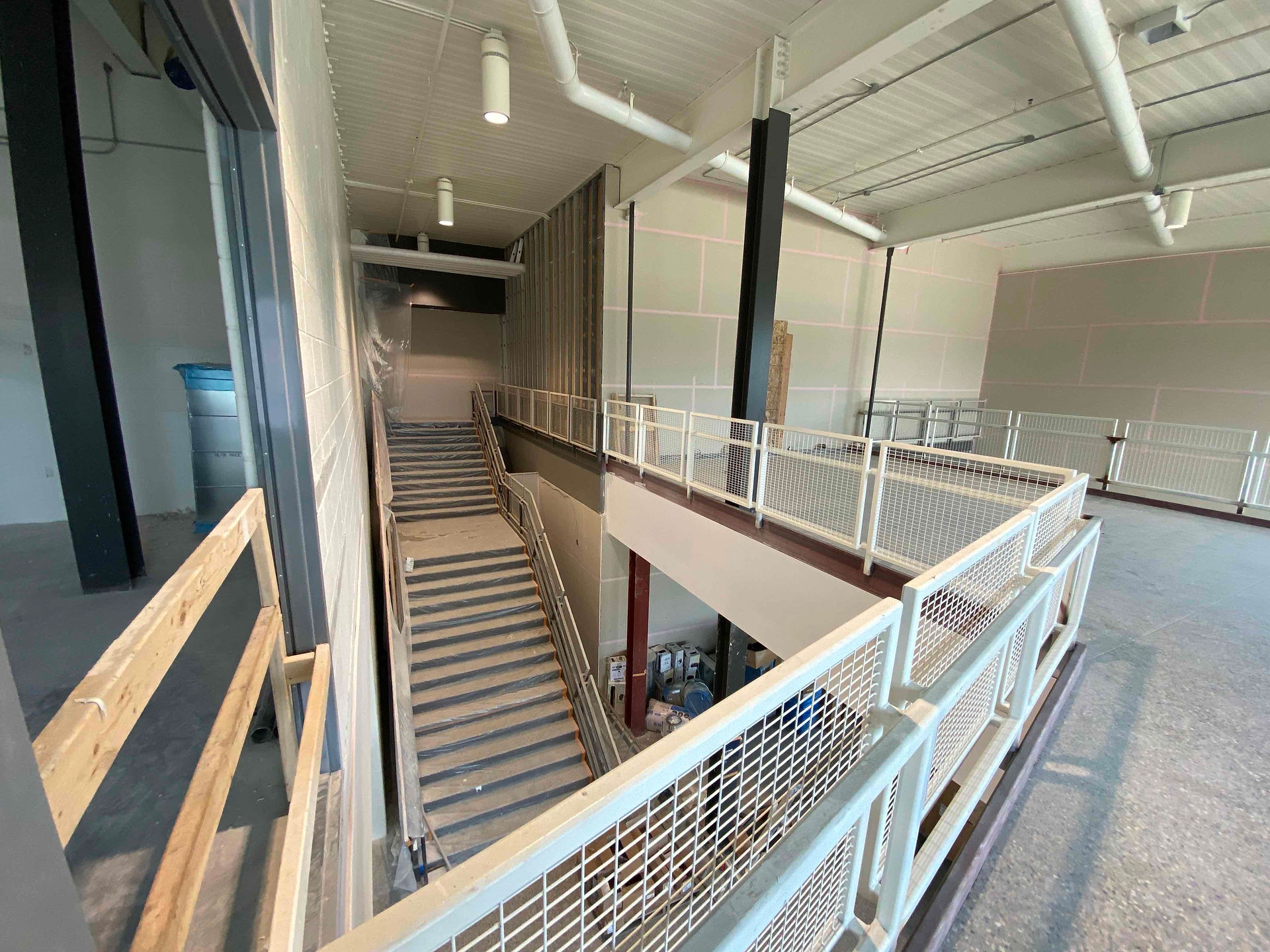 Second Floor Connection to the Freshman Campus